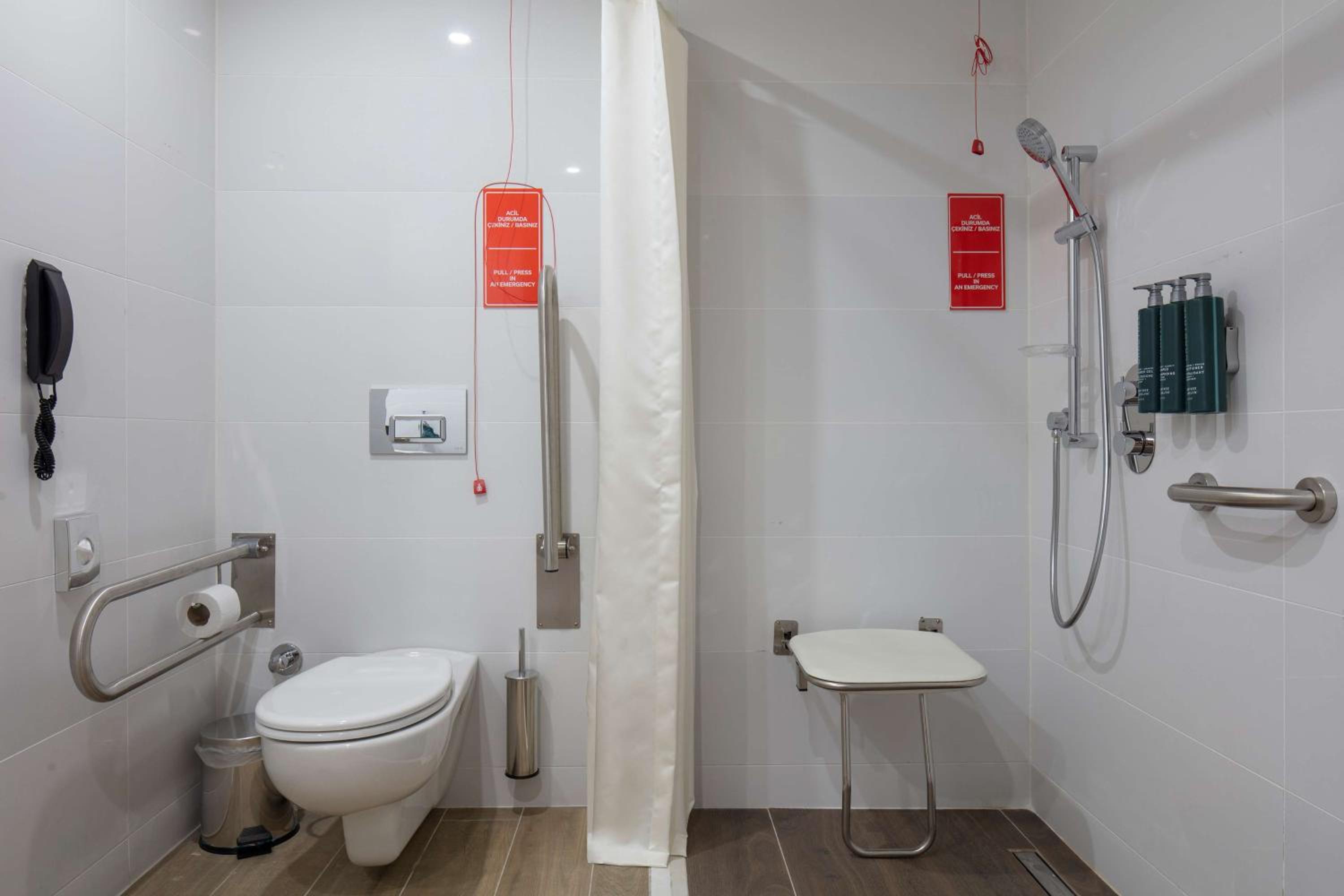 King Room - Mobility Accessible