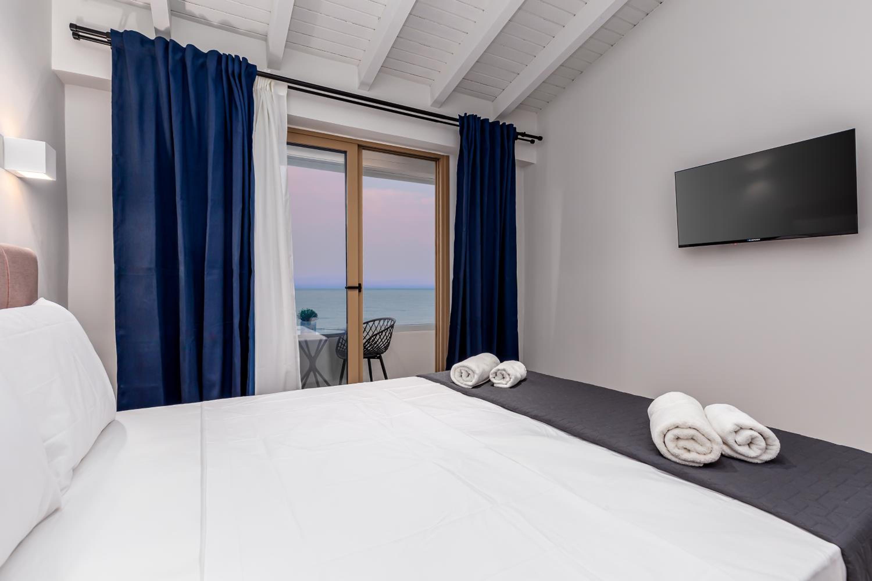 Superior Room with Sea View - Photo 1