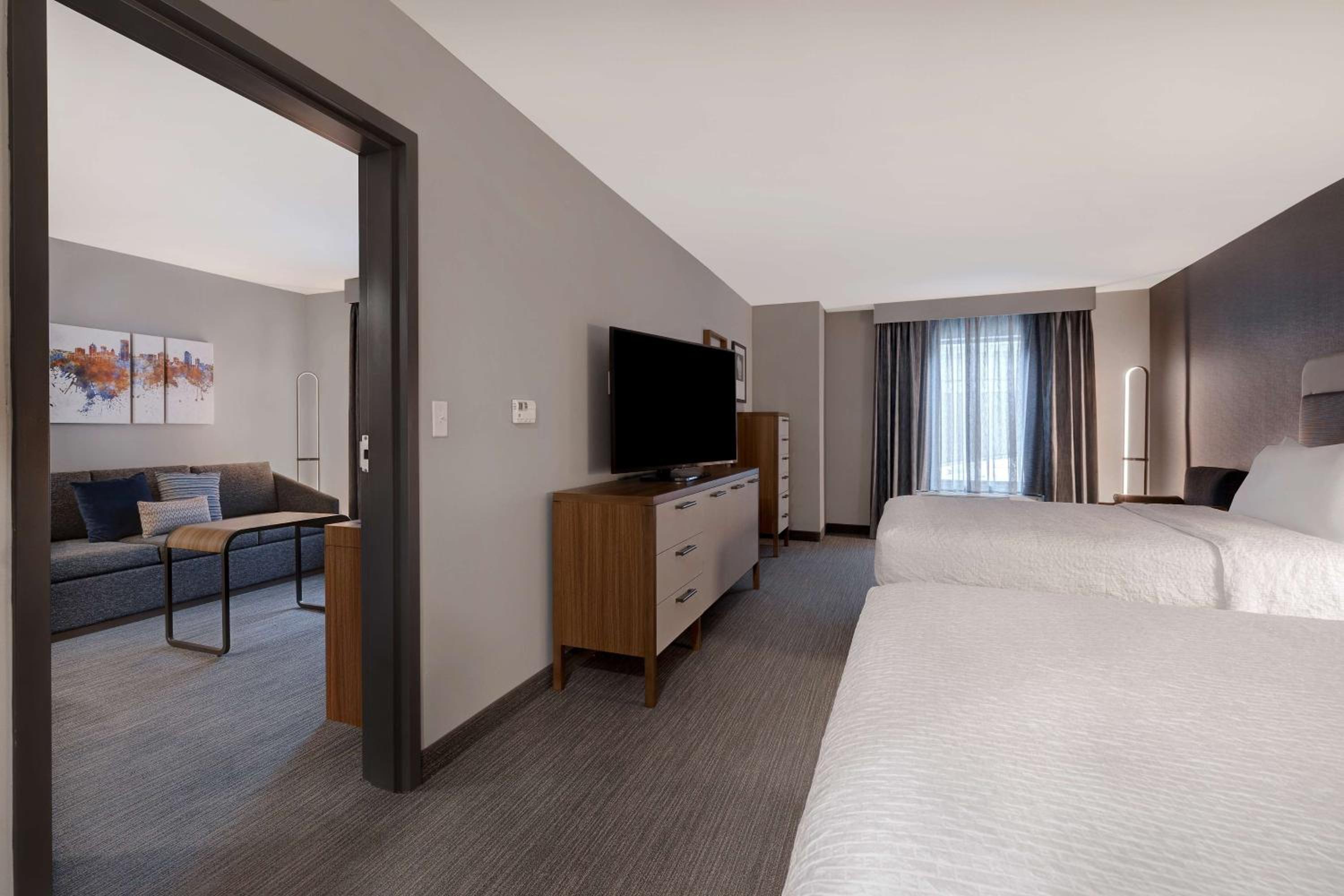 One-Bedroom Queen Suite with Two Queen Beds - Photo 1