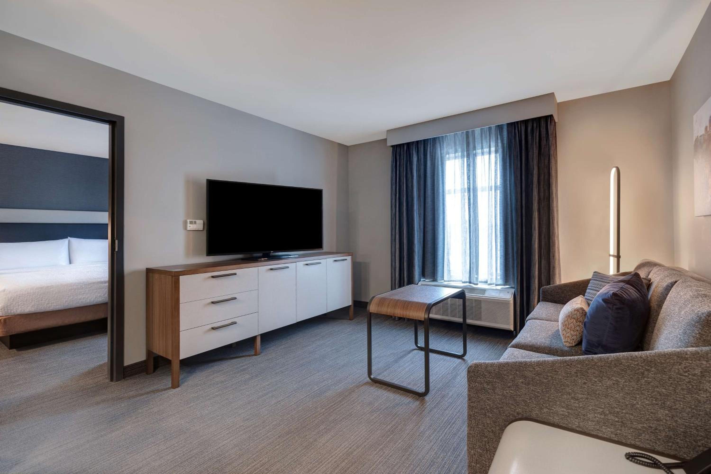 One-Bedroom King Suite - Photo 2