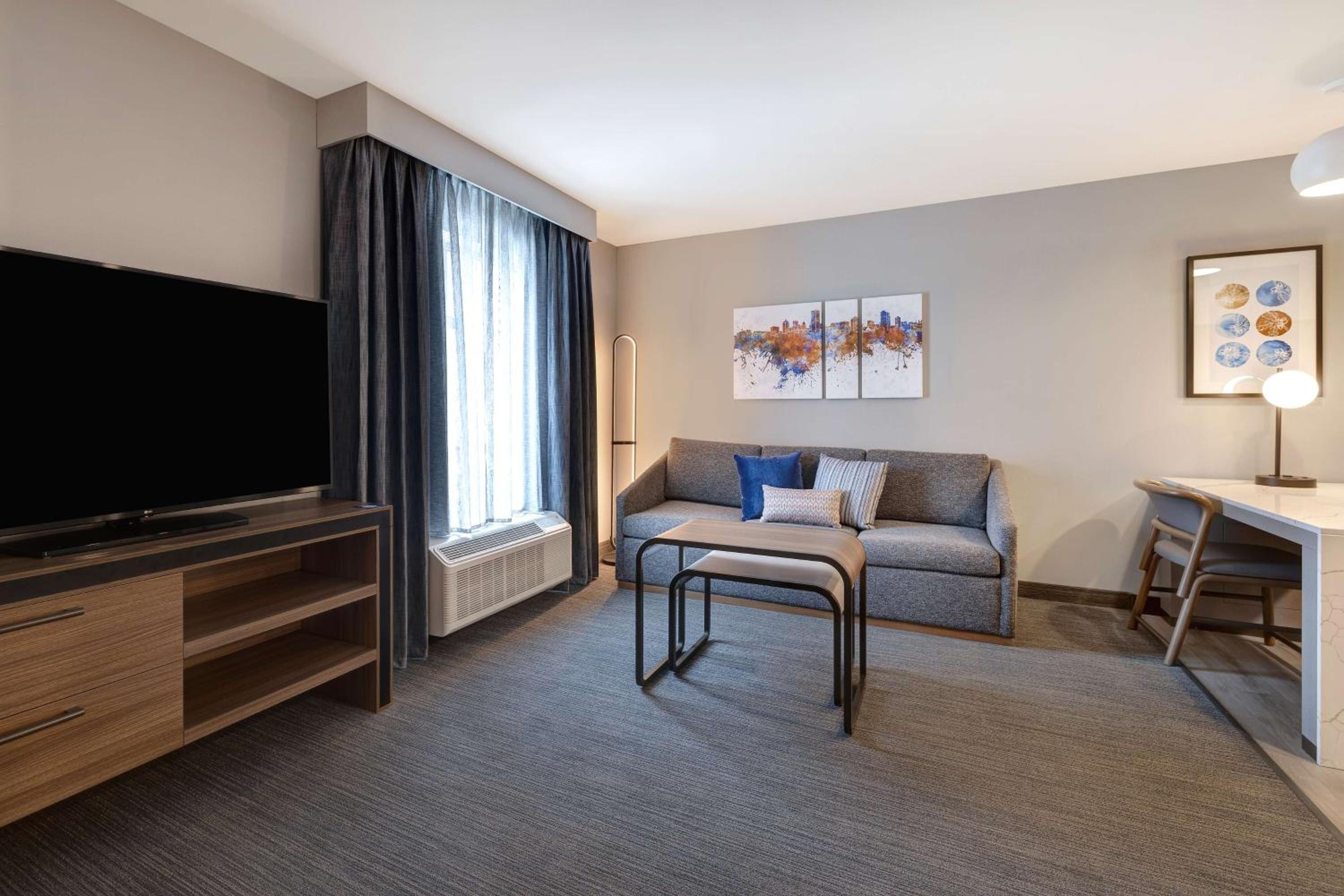 King Studio Suite - Photo 2