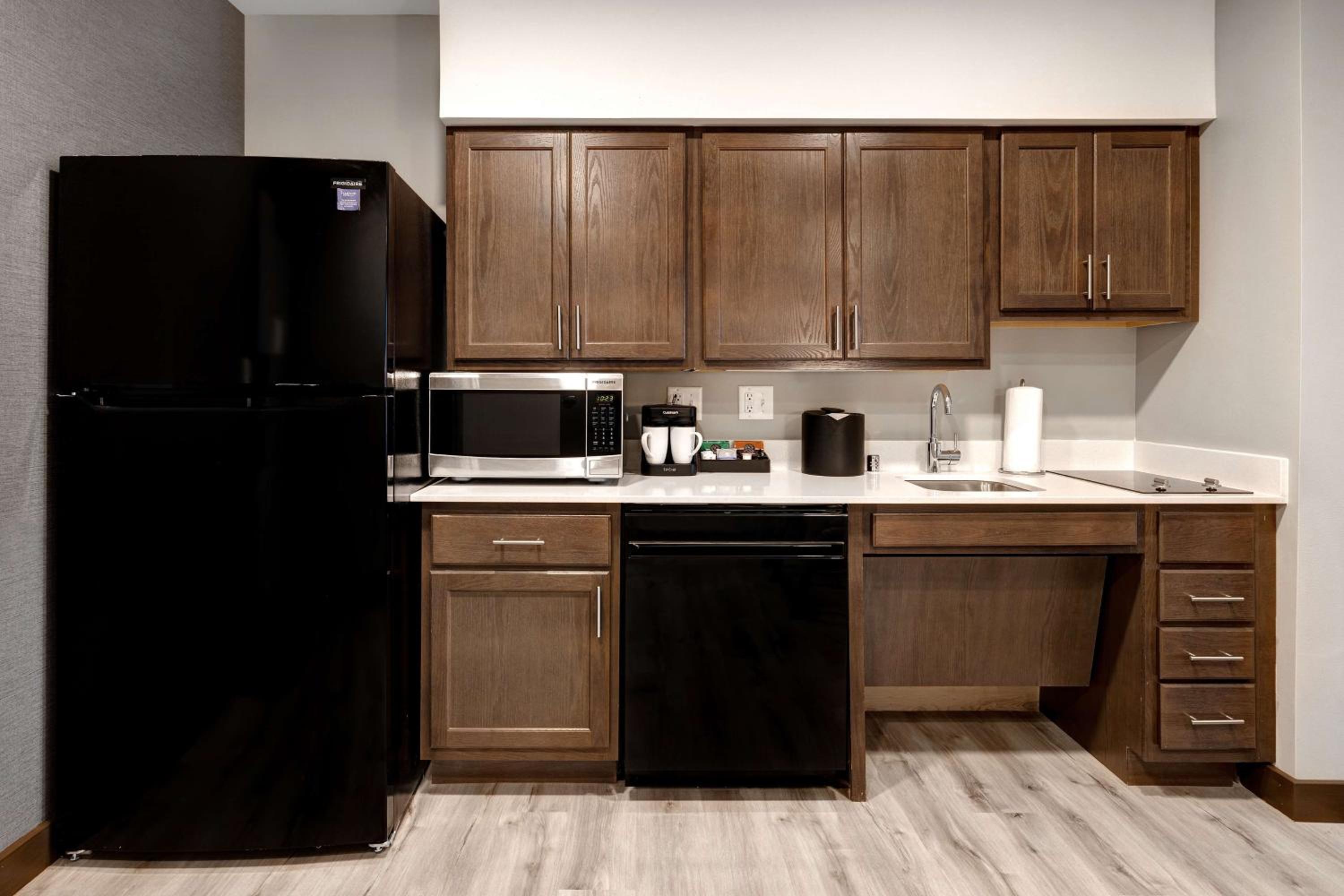 King Studio Suite with Tub - Mobility/Hearing Accessible - Photo 2