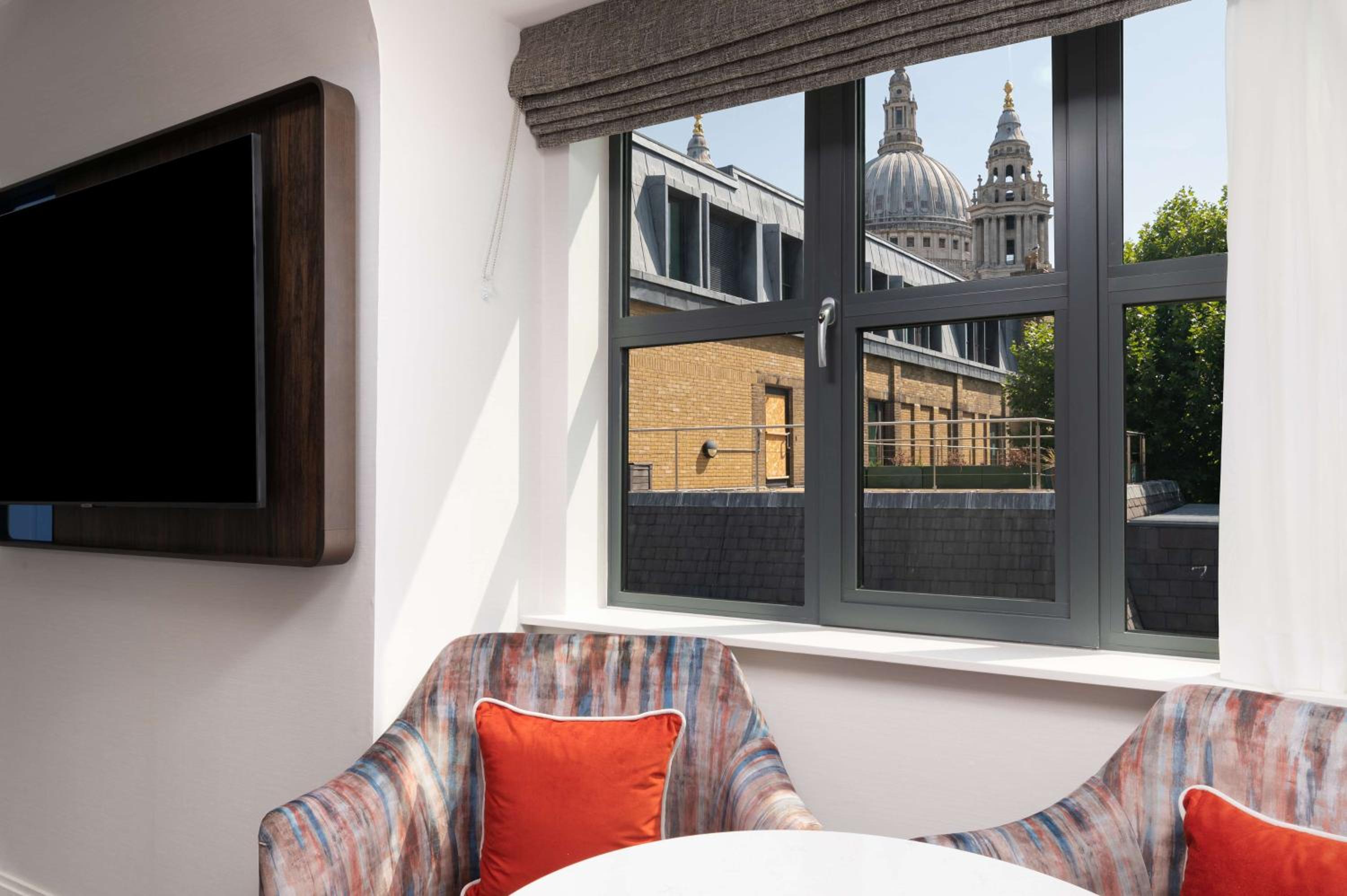 Junior King Suite with View