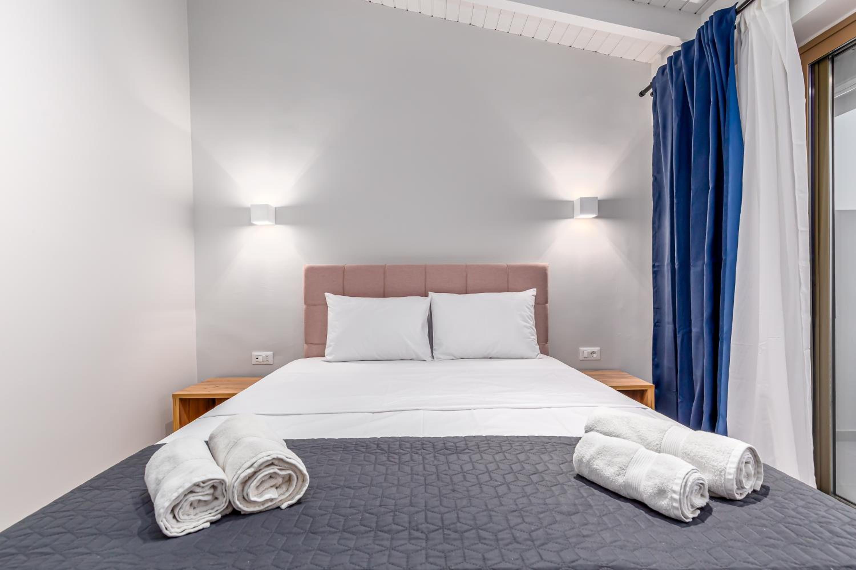 Superior Room with Sea View - Photo 12