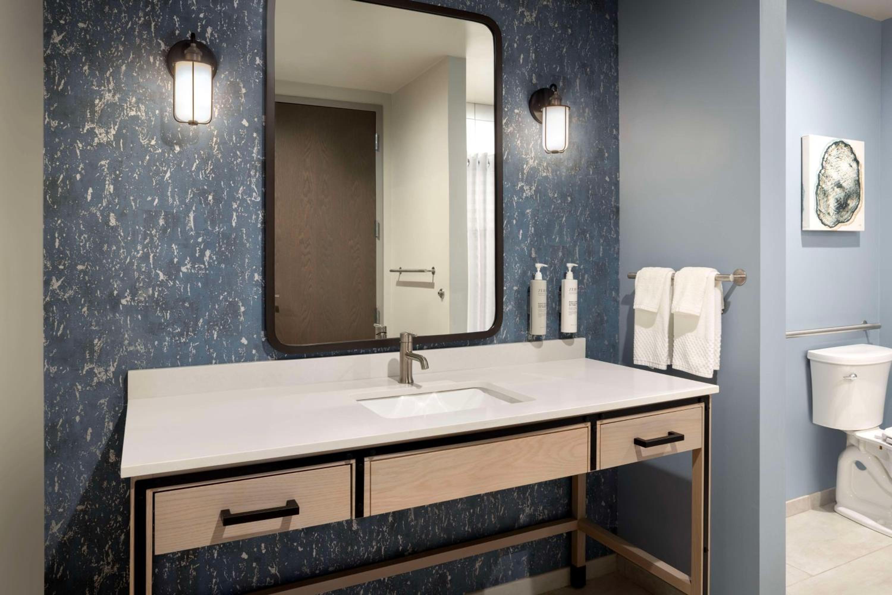 Suite with Two Queen Beds and Roll-In Shower - Mobility/Hearing Access - Photo 2