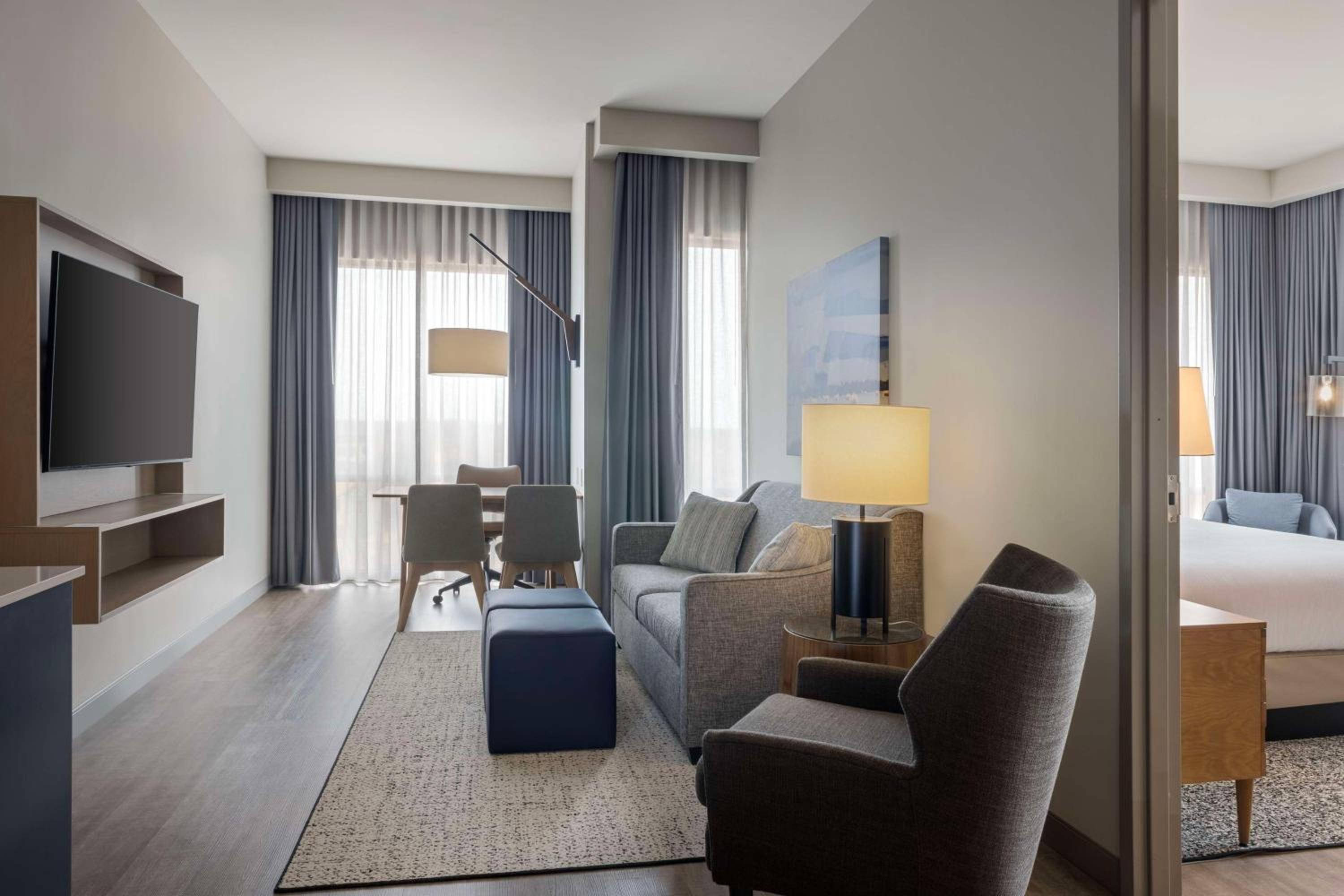 Corner King Suite with Water Tower View - Photo 3