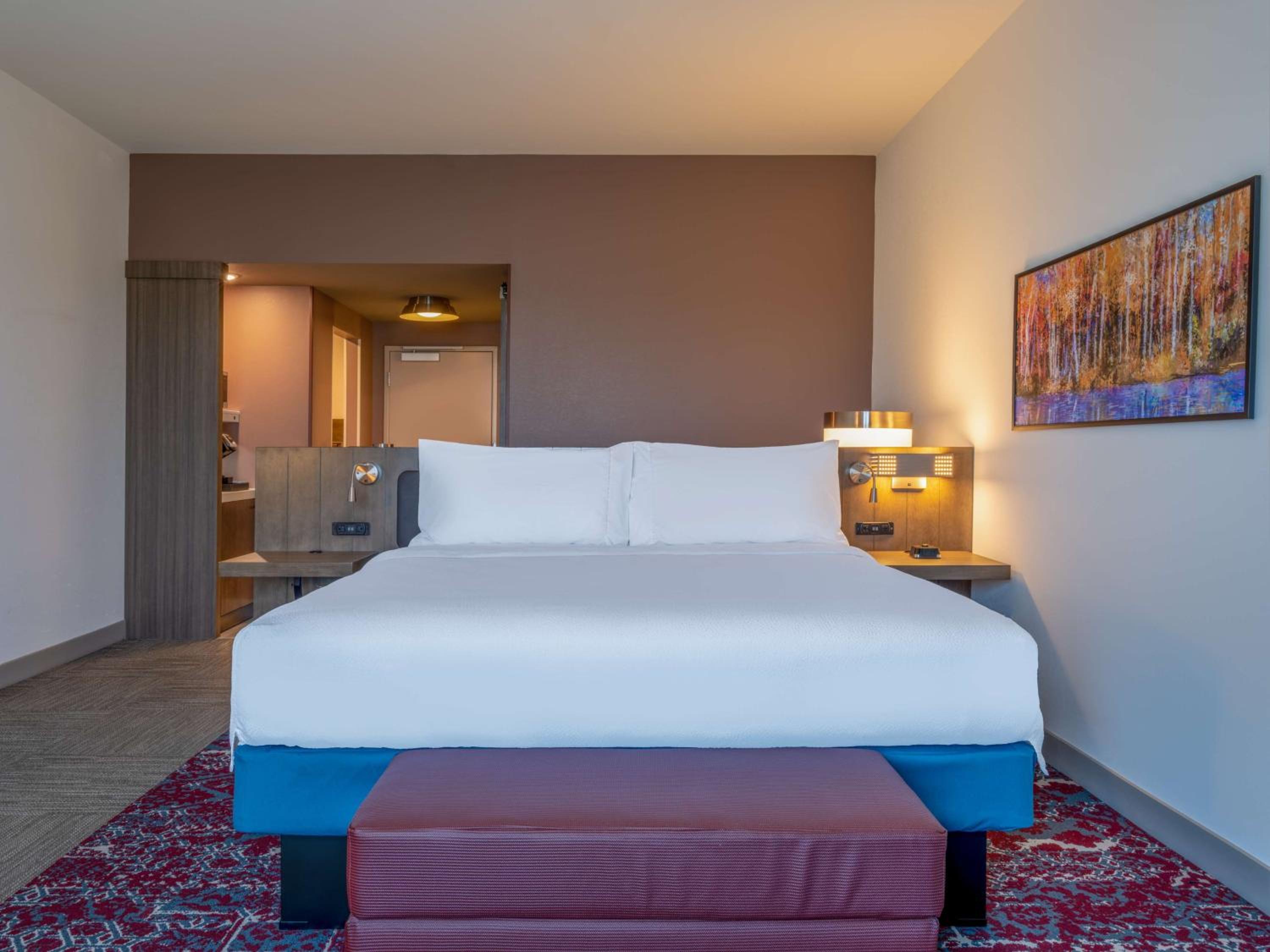 Deluxe King Room - Hearing Access - Photo 2