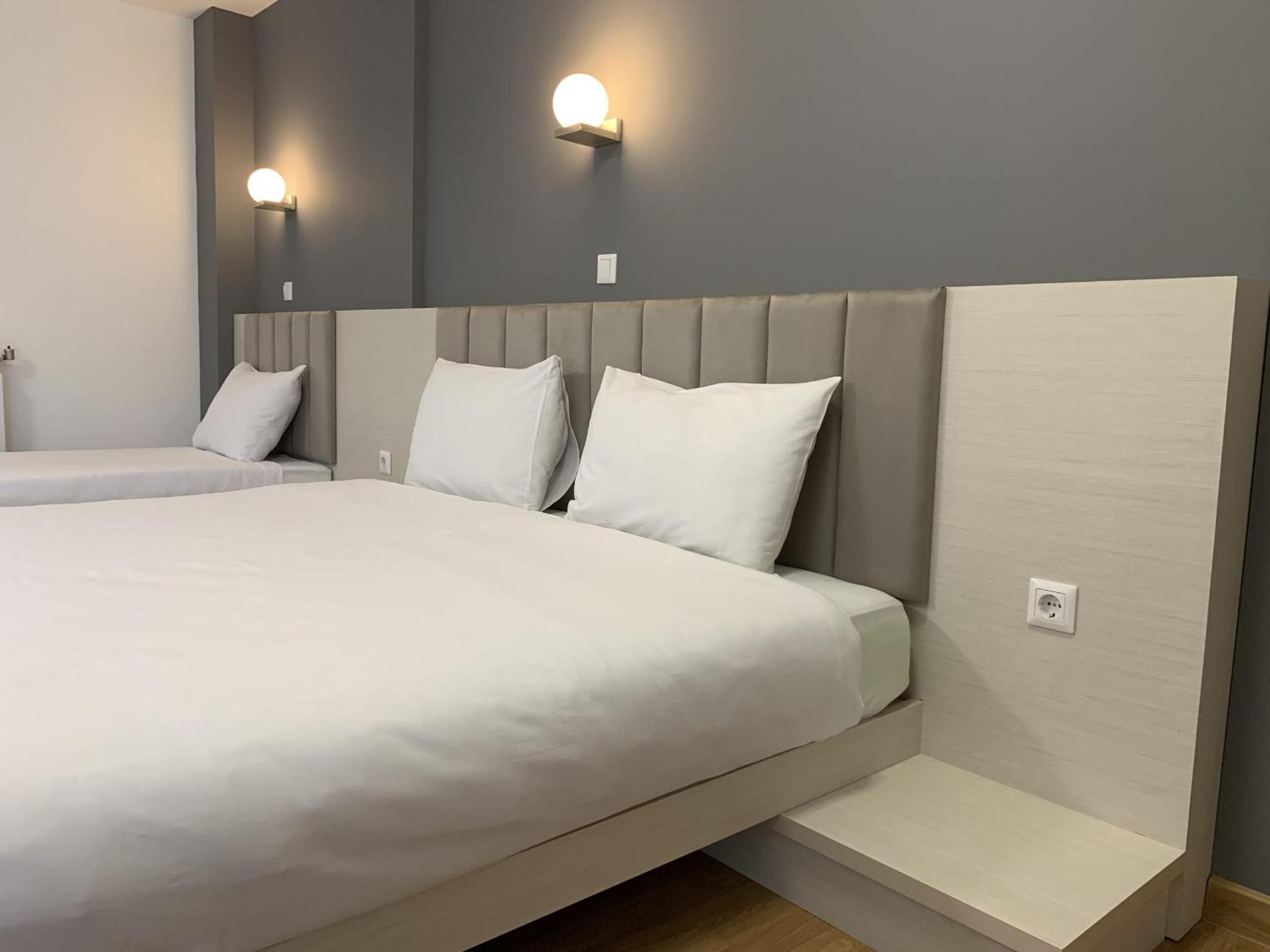 Deluxe Junior Suite - Photo 8