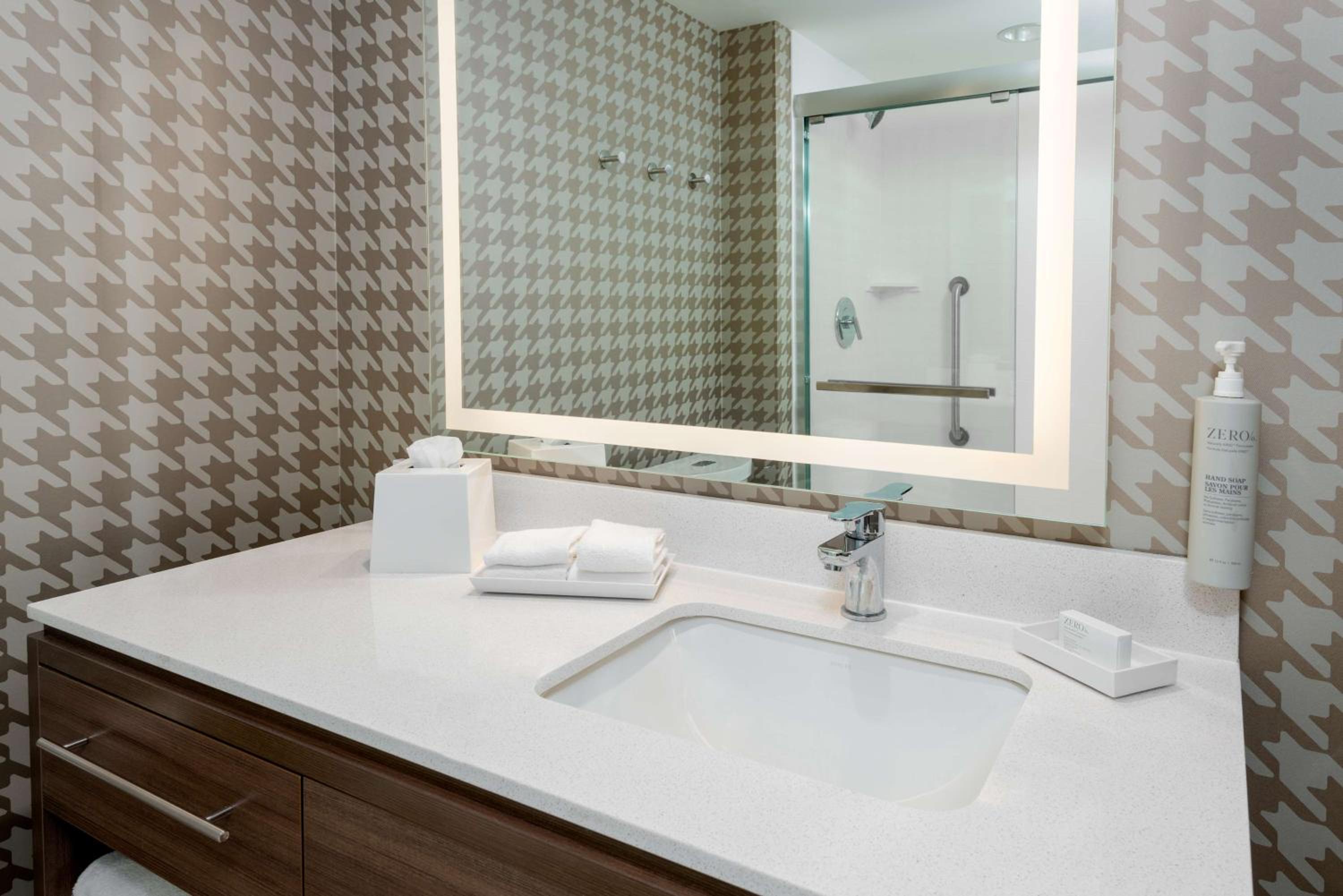 King Studio Suite - Photo 5