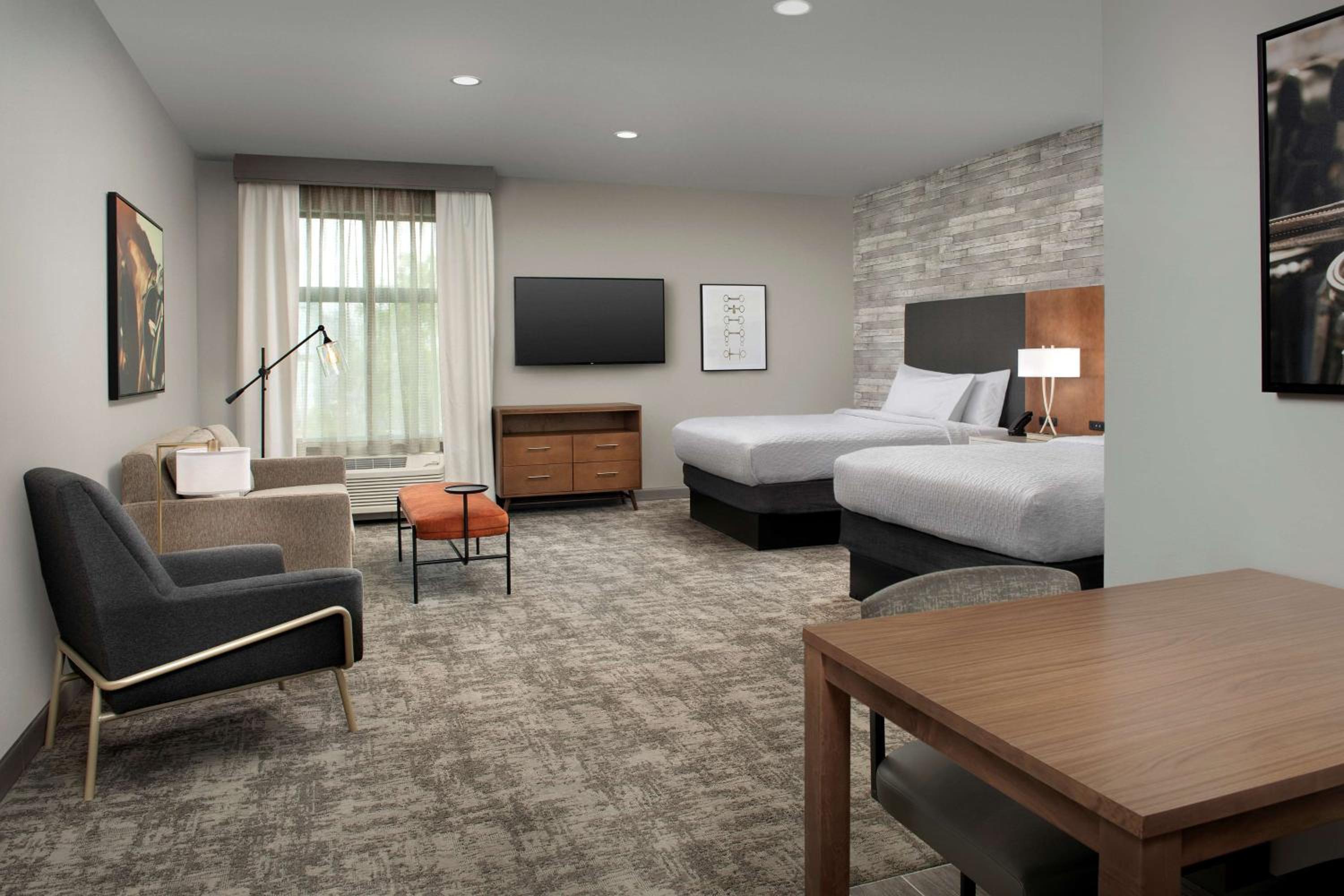 Studio Suite with Two Queen Beds - Photo 5