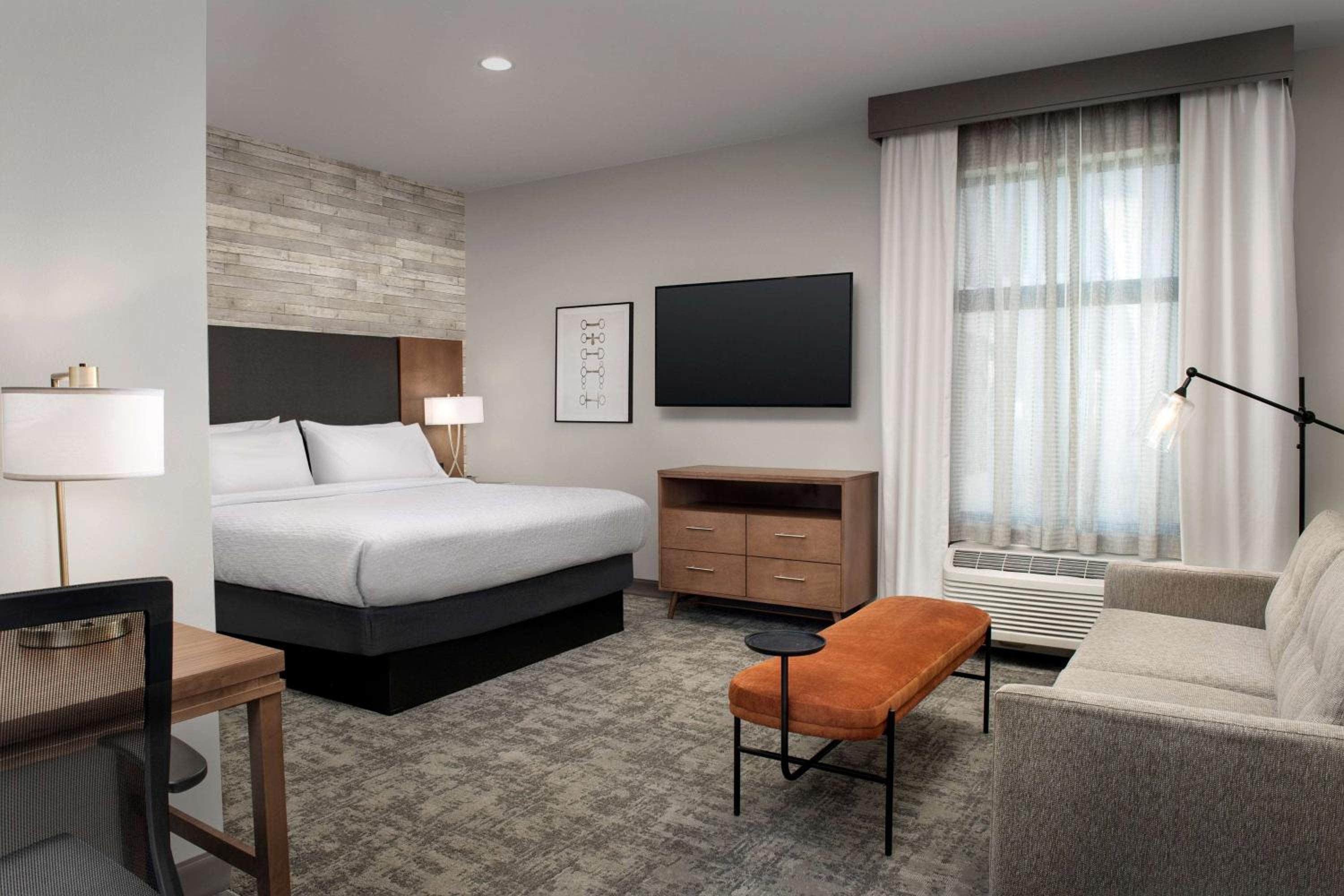 King Studio Suite - Photo 3