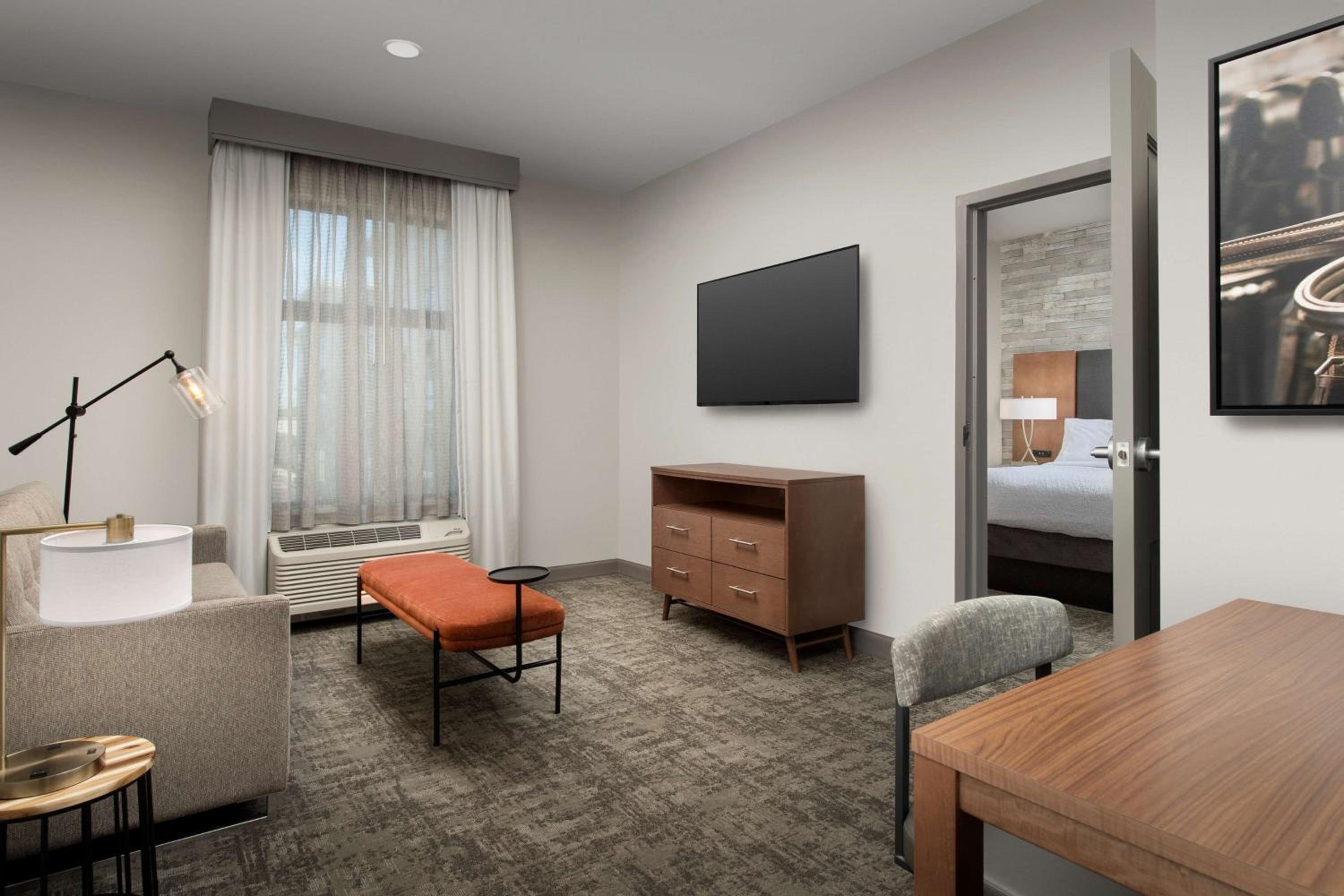One-Bedroom King Suite - Photo 2
