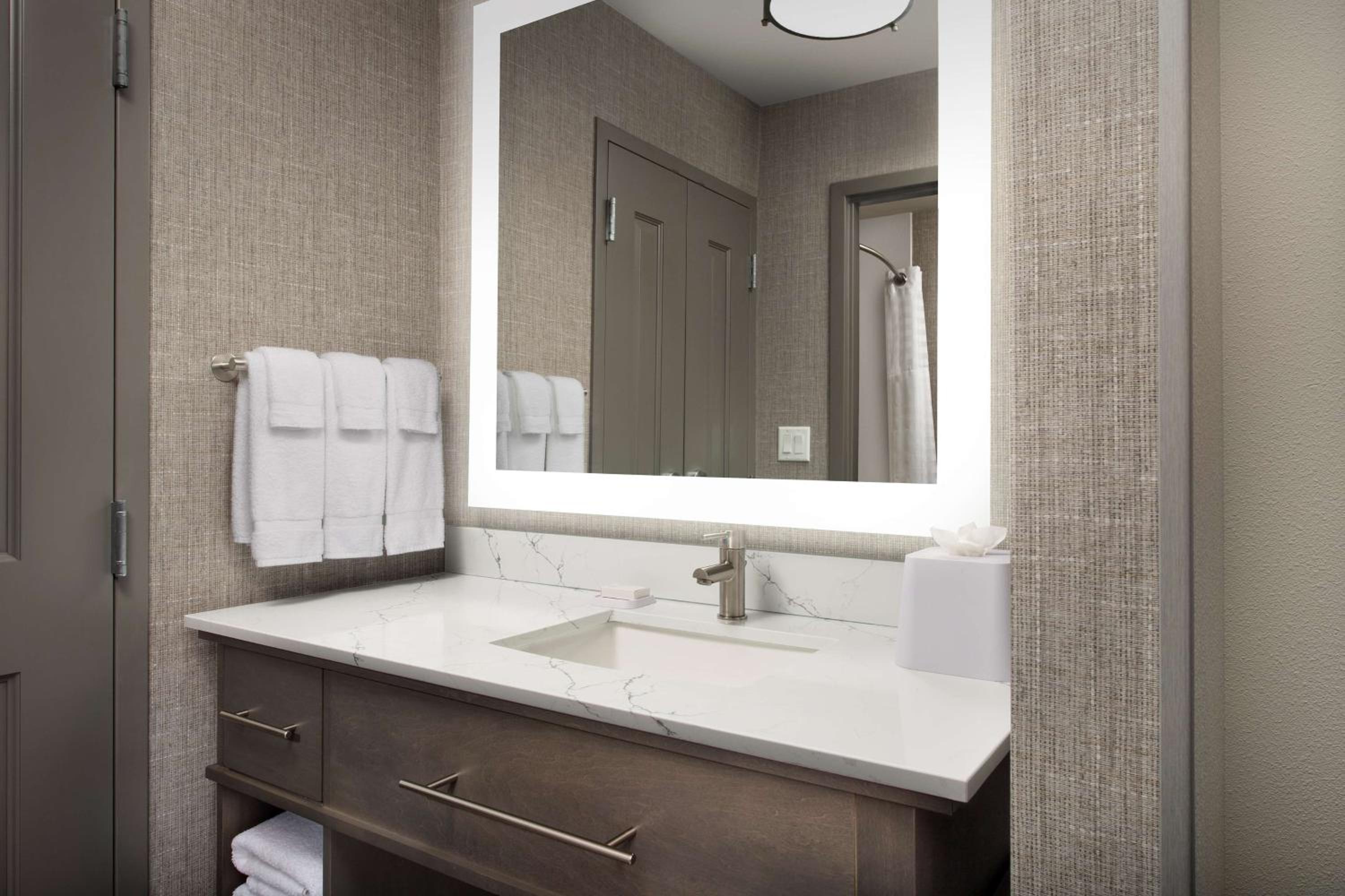 King Studio Suite - Photo 6