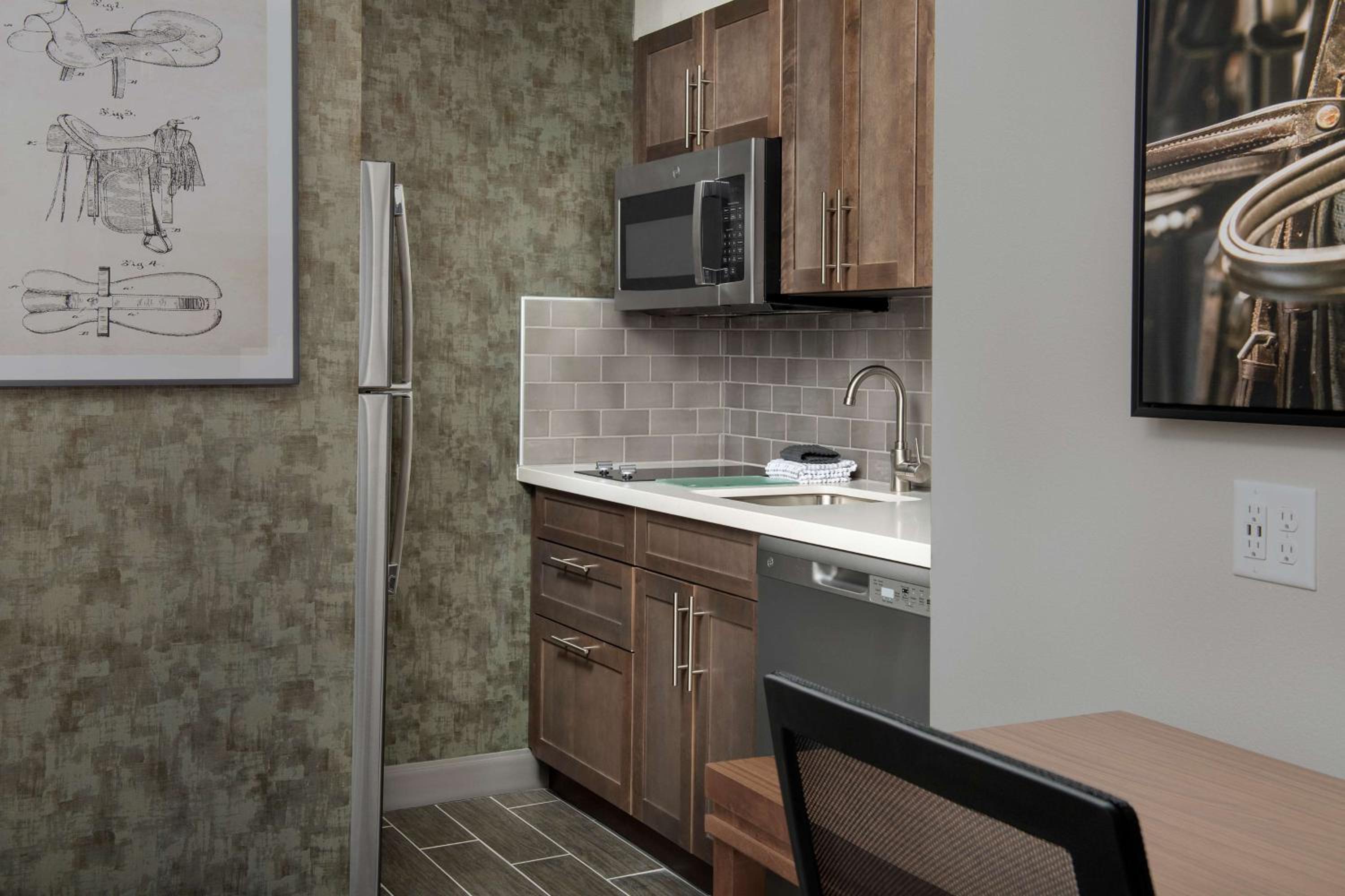 King Studio Suite - Photo 5