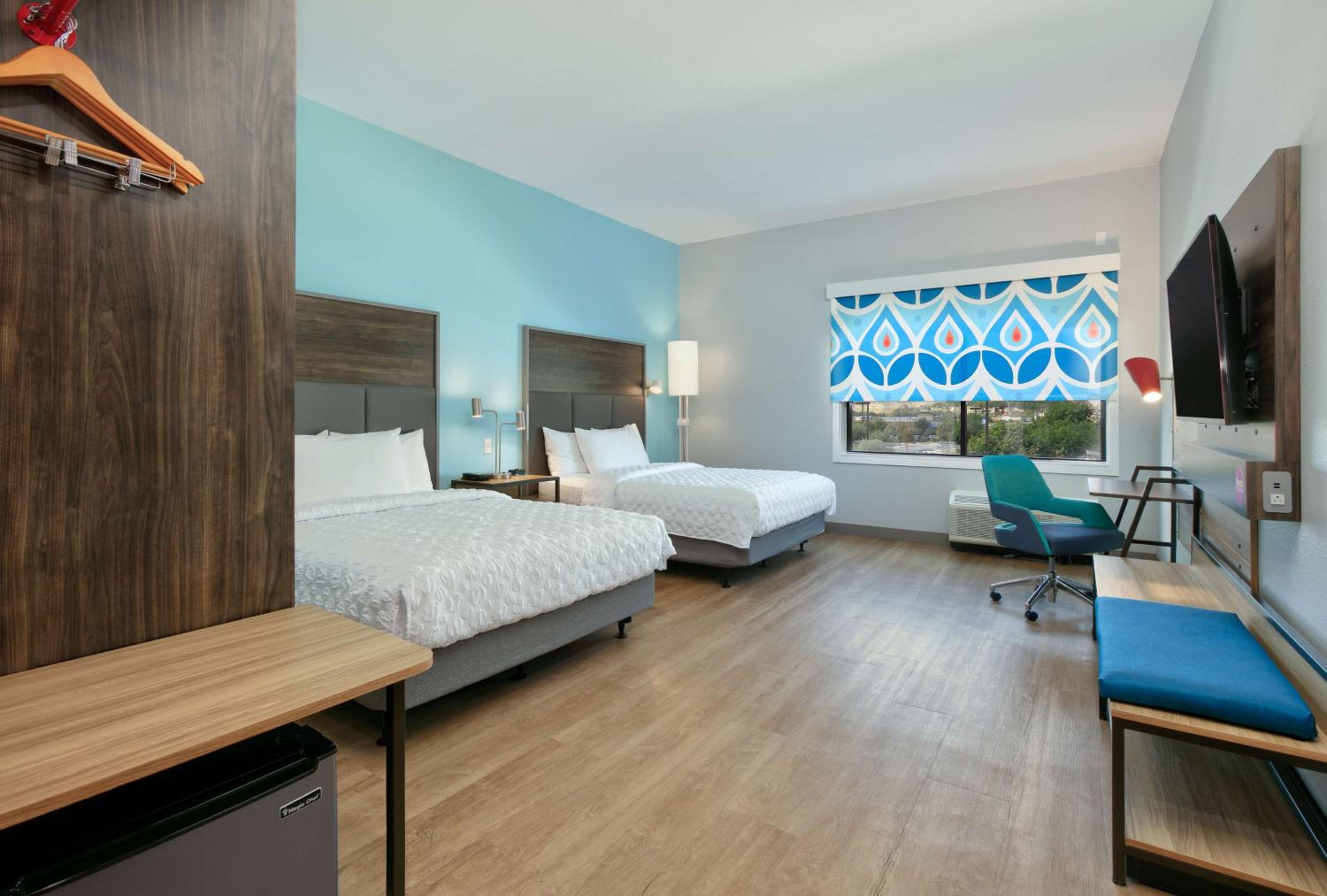 Queen Room with Two Queen Beds - Mobility Access - Photo 1