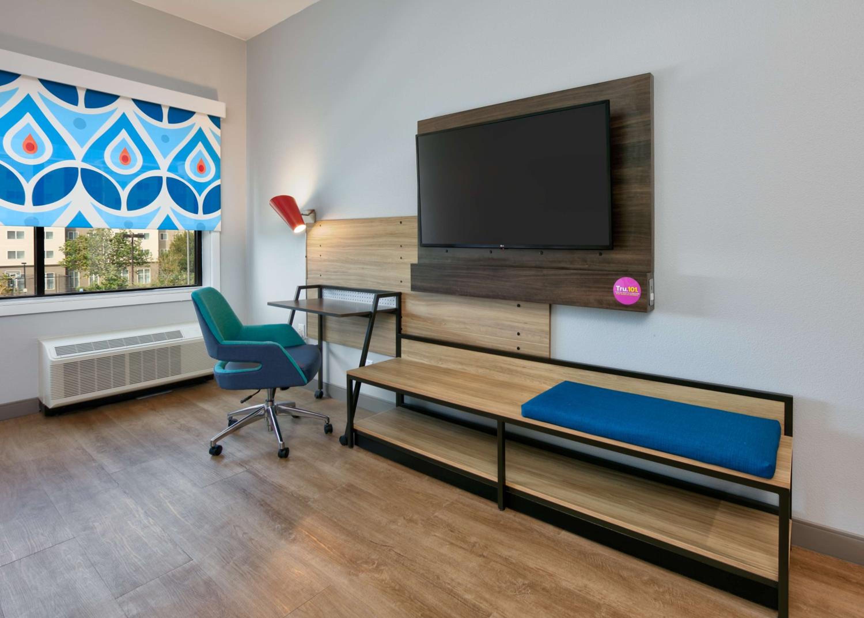 Queen Room with Two Queen Beds - Mobility Access - Photo 2