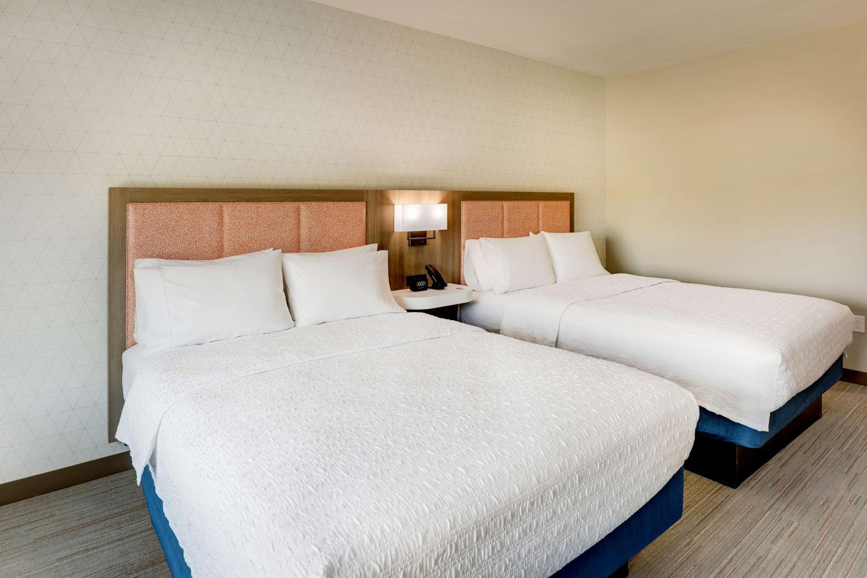 Queen Room with Two Queen Beds - Hearing Access - Photo 3
