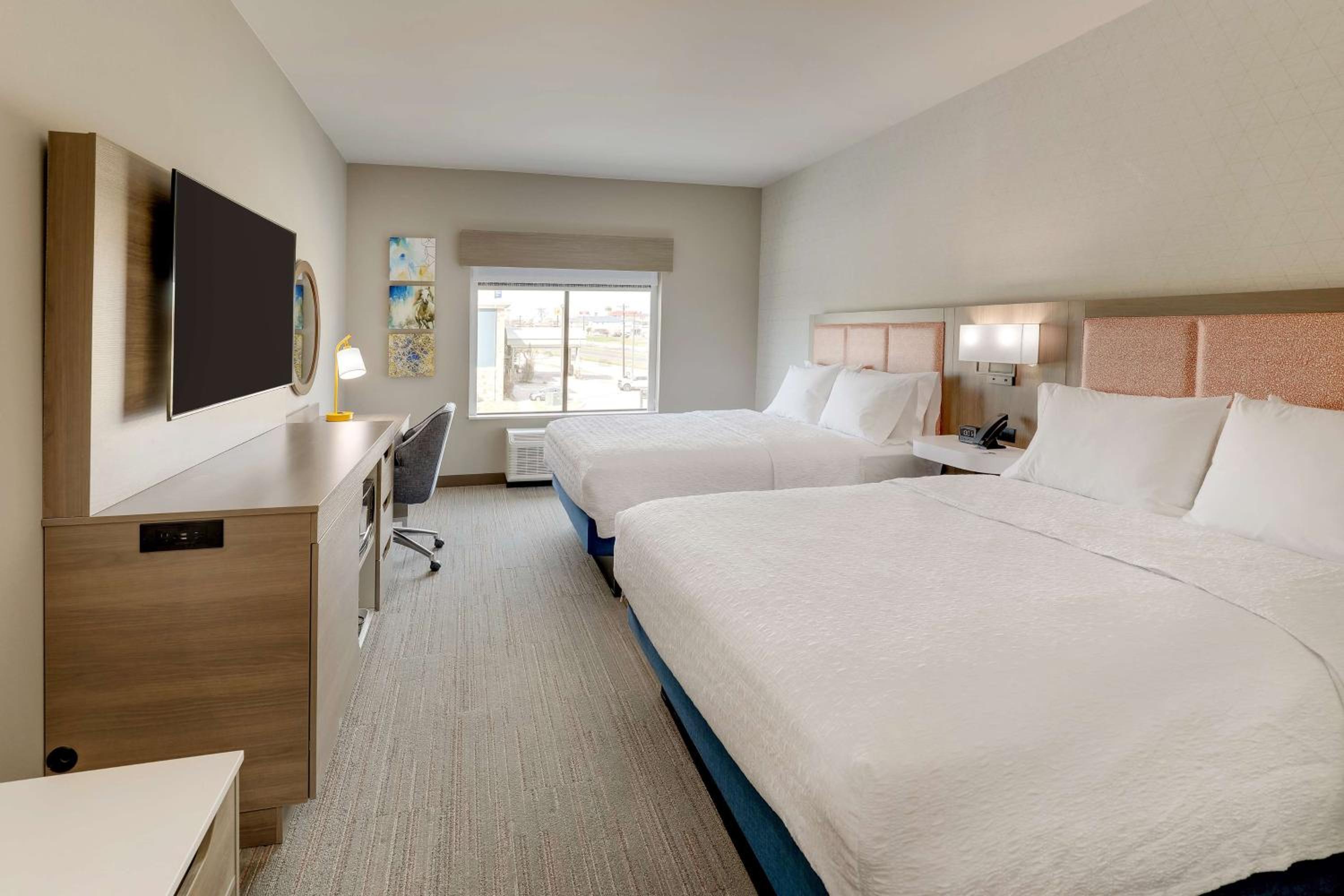 Queen Room with Two Queen Beds - Hearing Access - Photo 5