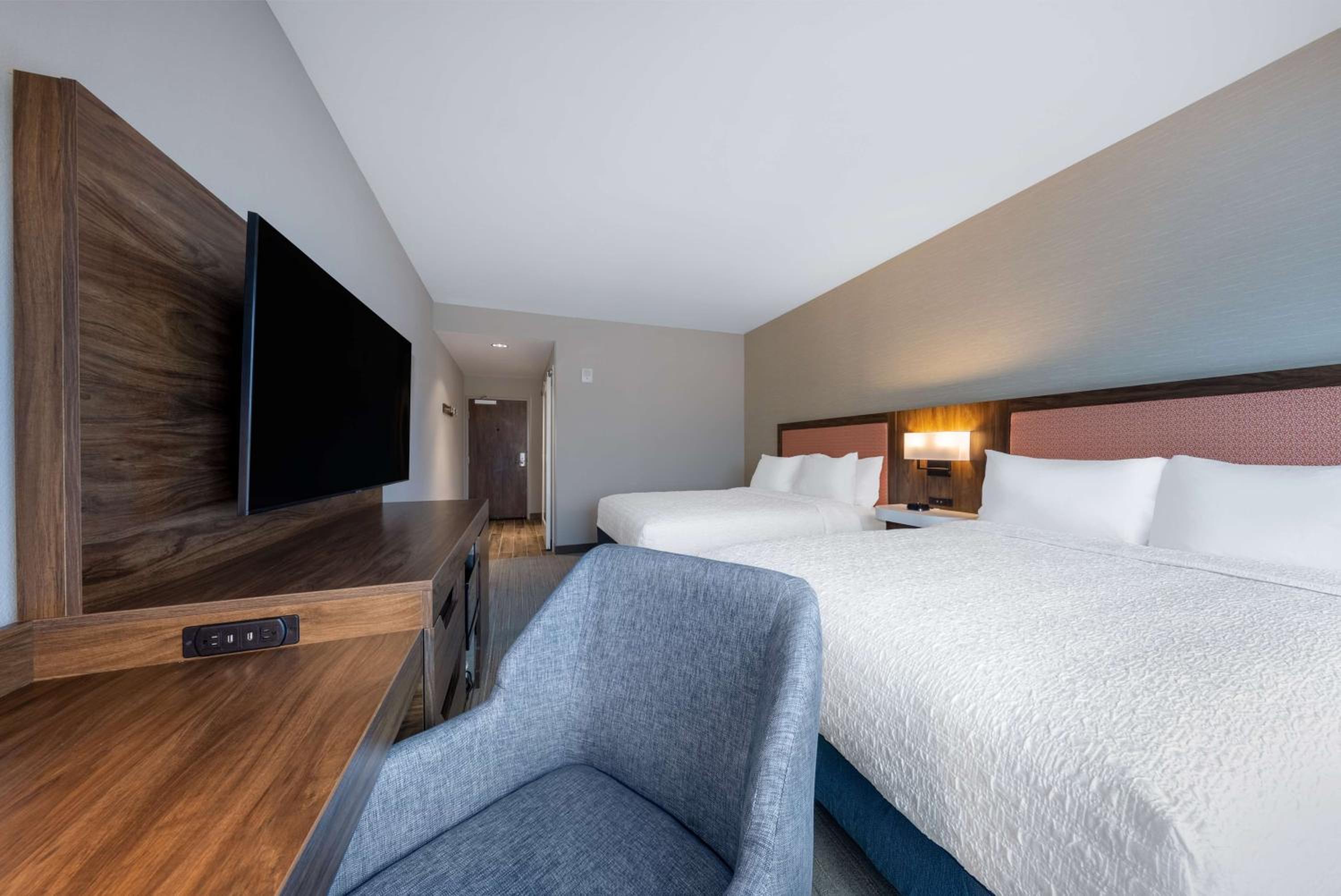 Queen Room with Two Queen Beds - Photo 1