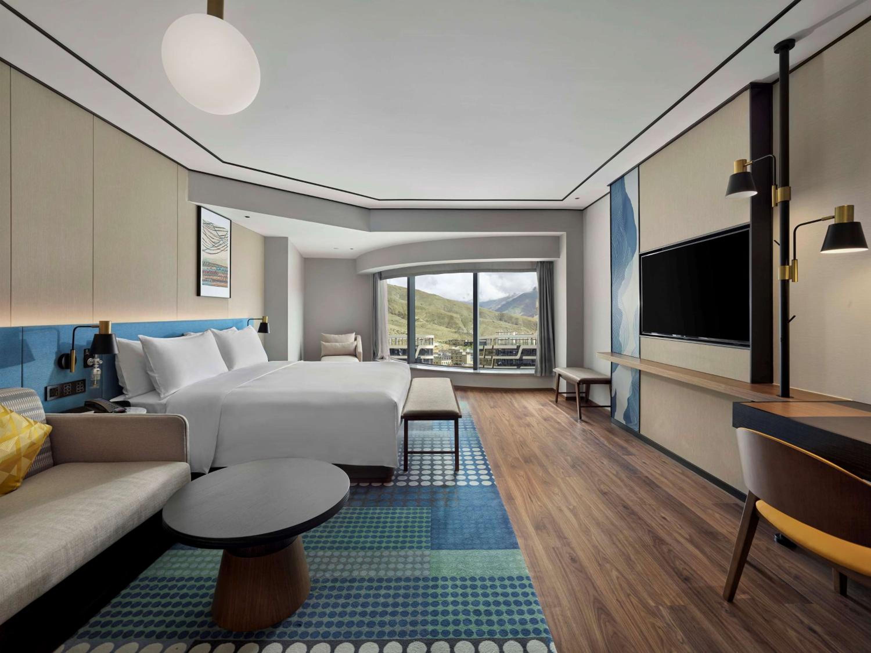 Deluxe King Room - Photo 4
