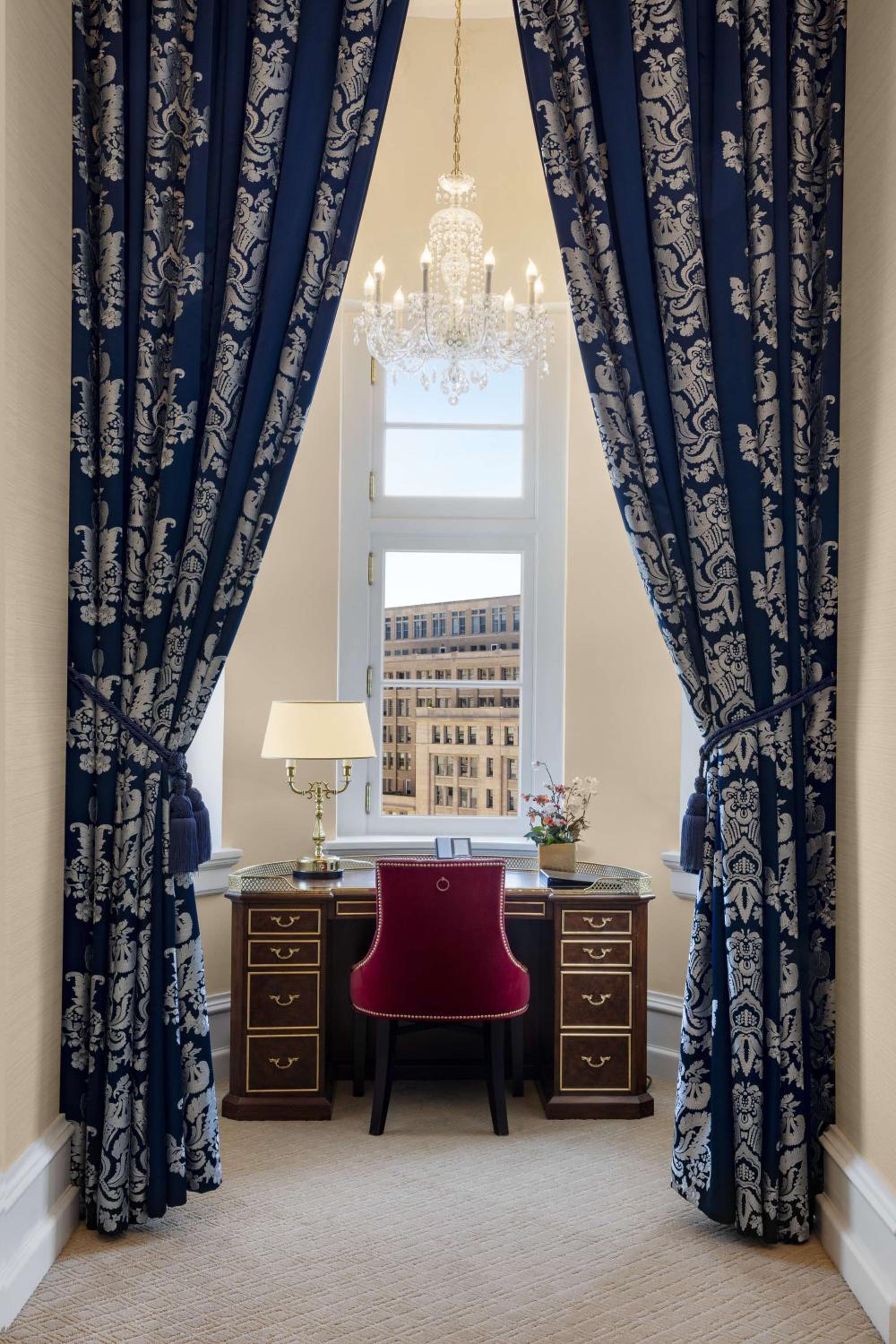 Junior King Suite