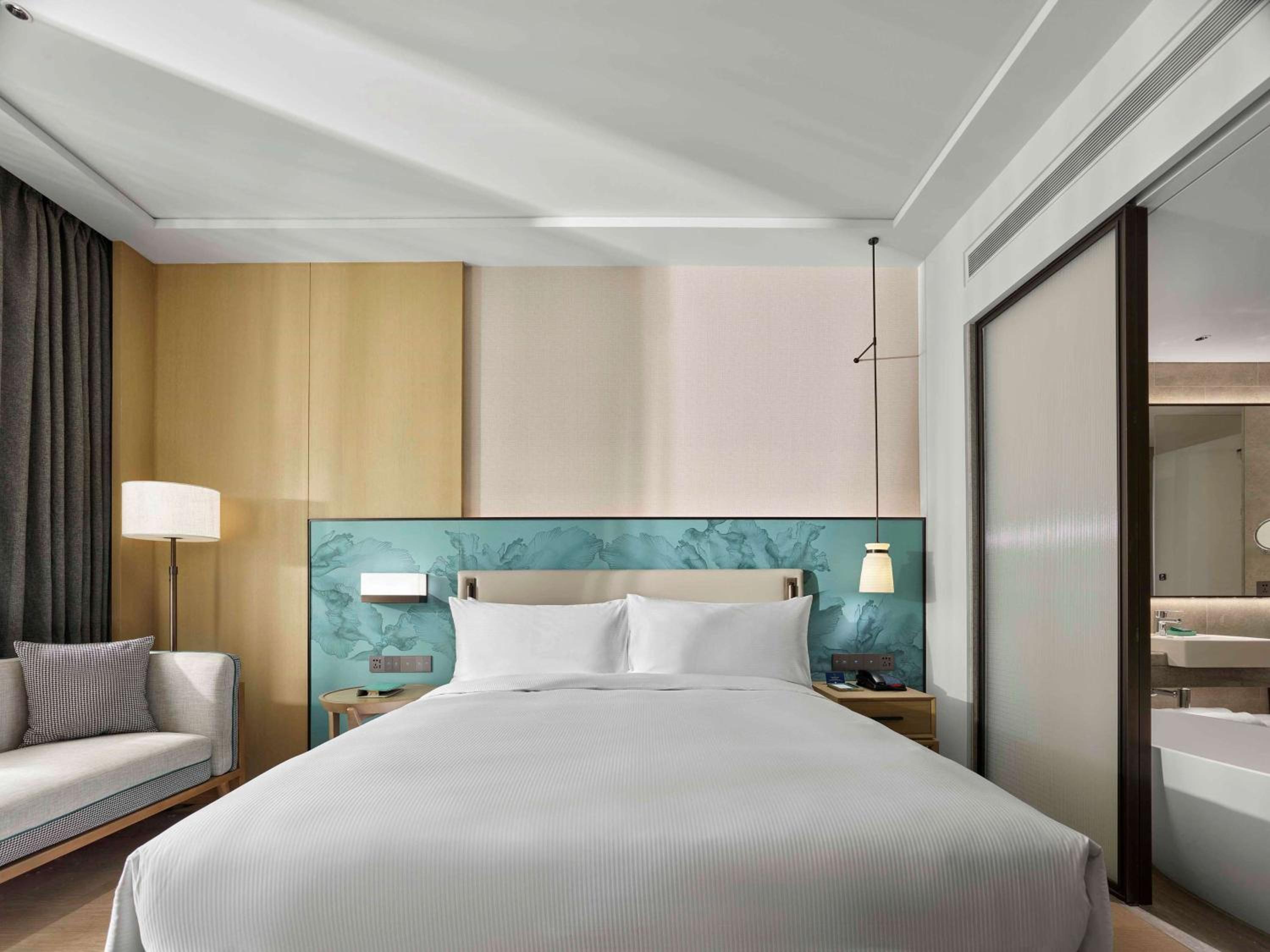 King Guest Room - Photo 3
