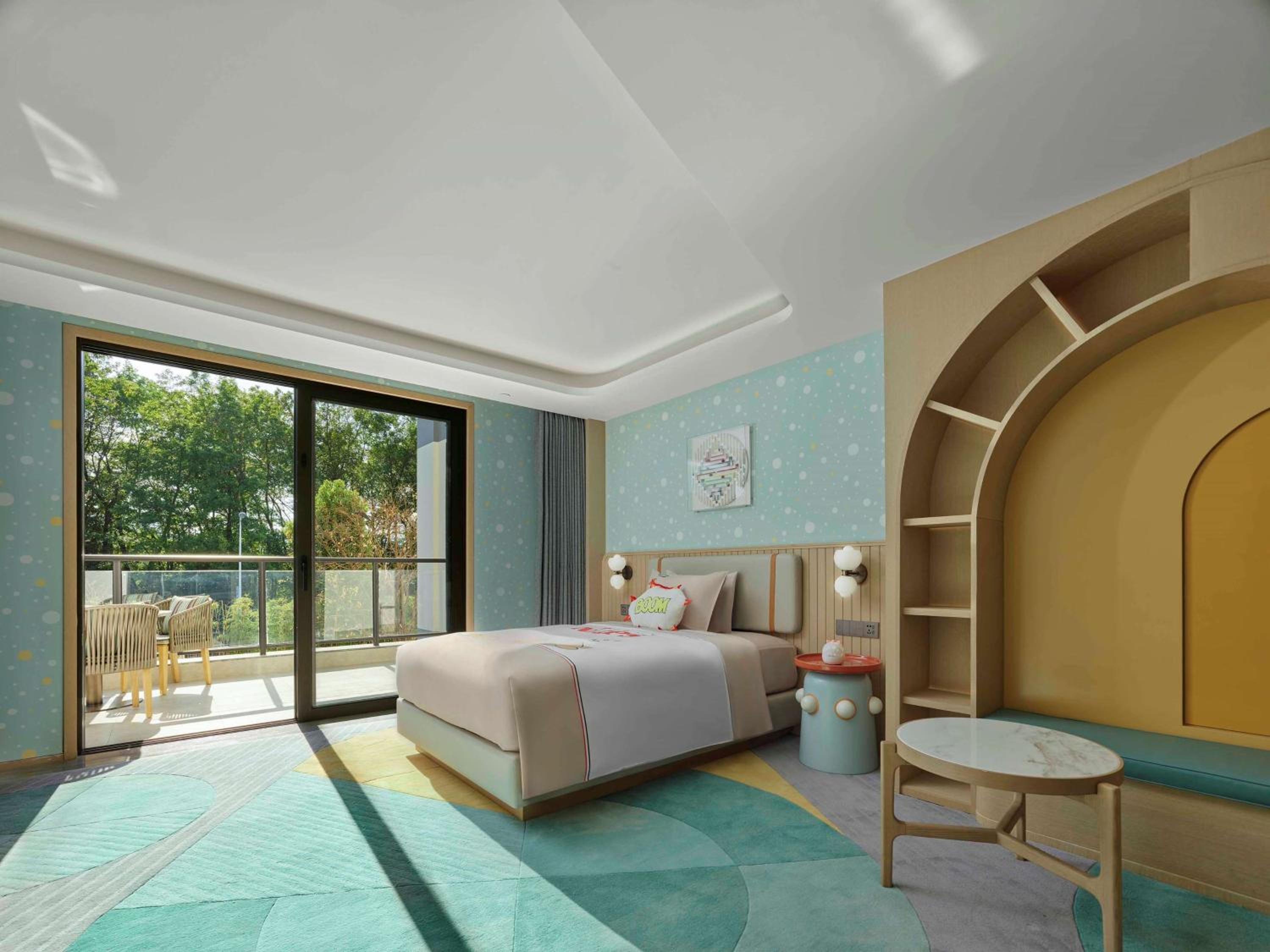 Deluxe Family King Room - Photo 1