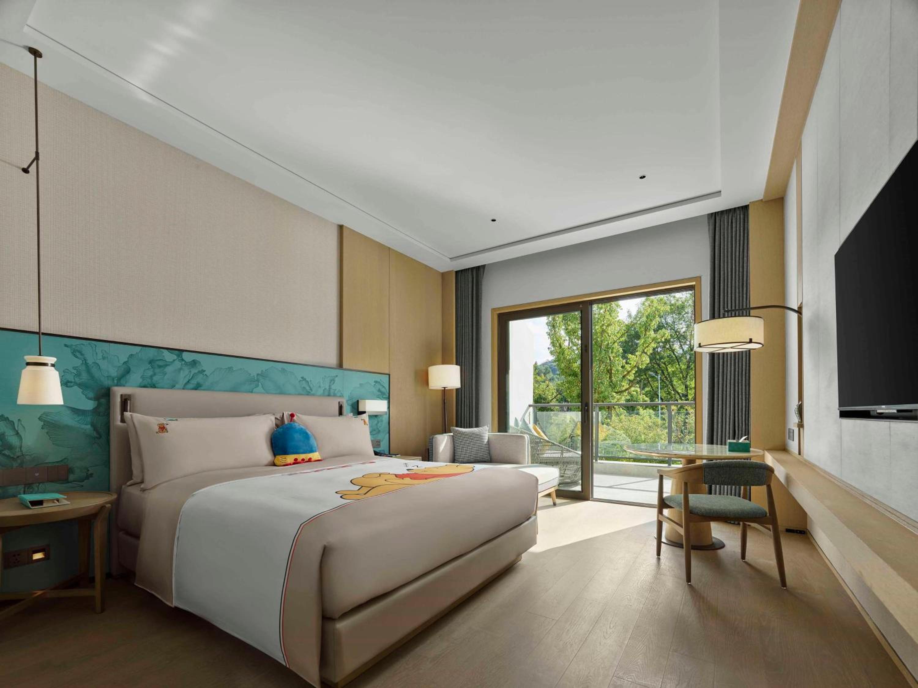 Deluxe Family King Room - Photo 5