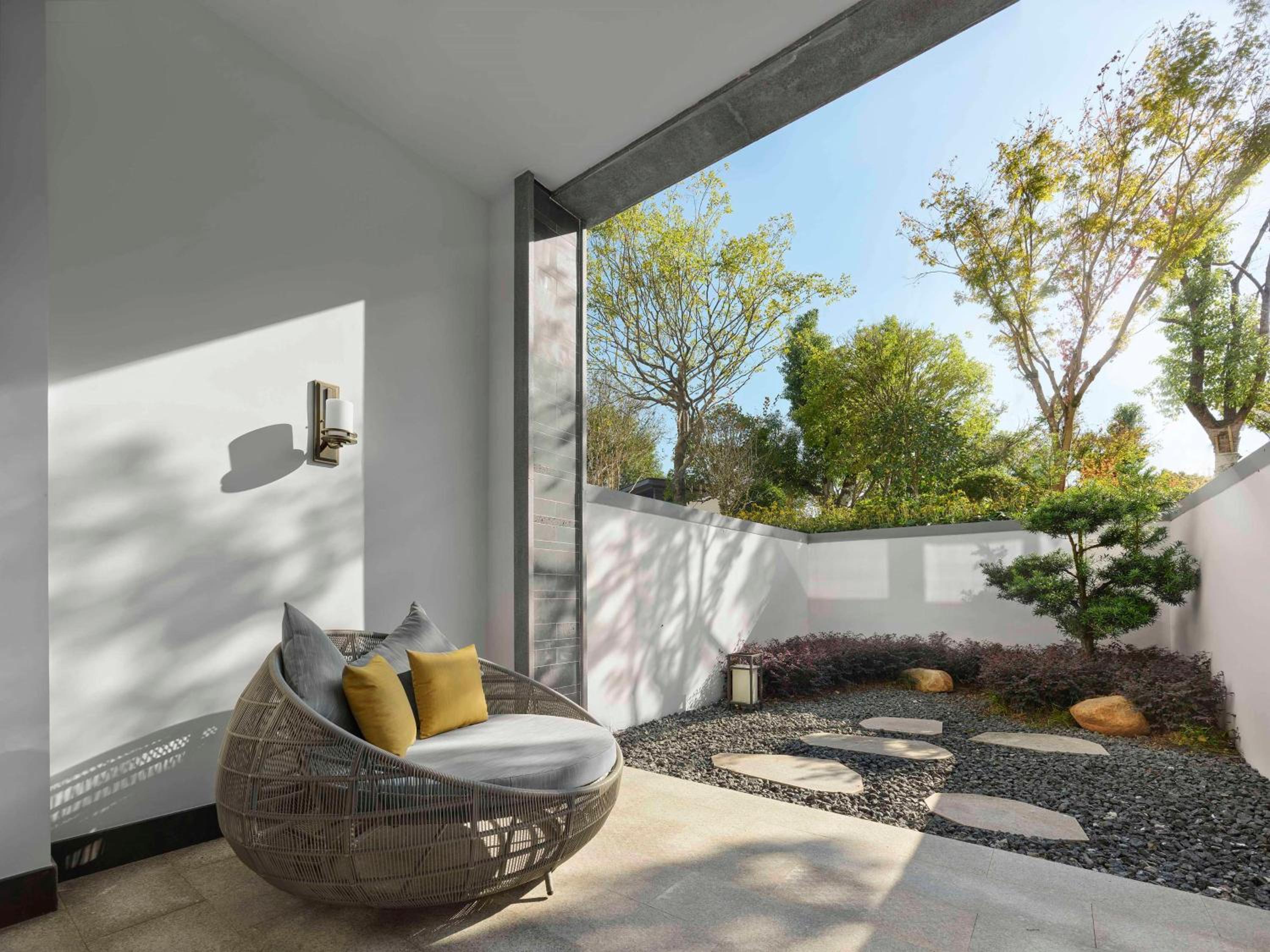 Deluxe Twin Room with Garden - Photo 2