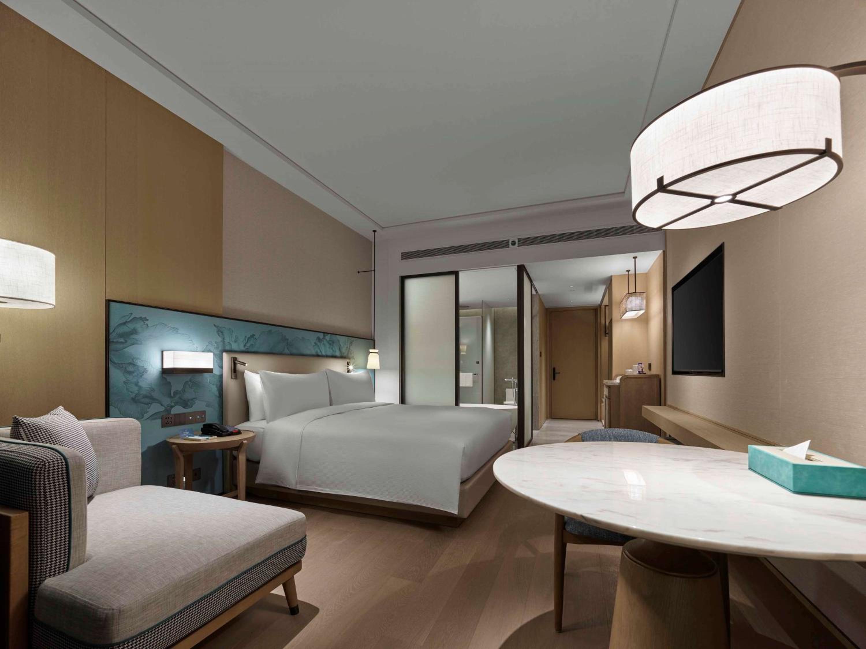 King Guest Room - Photo 2