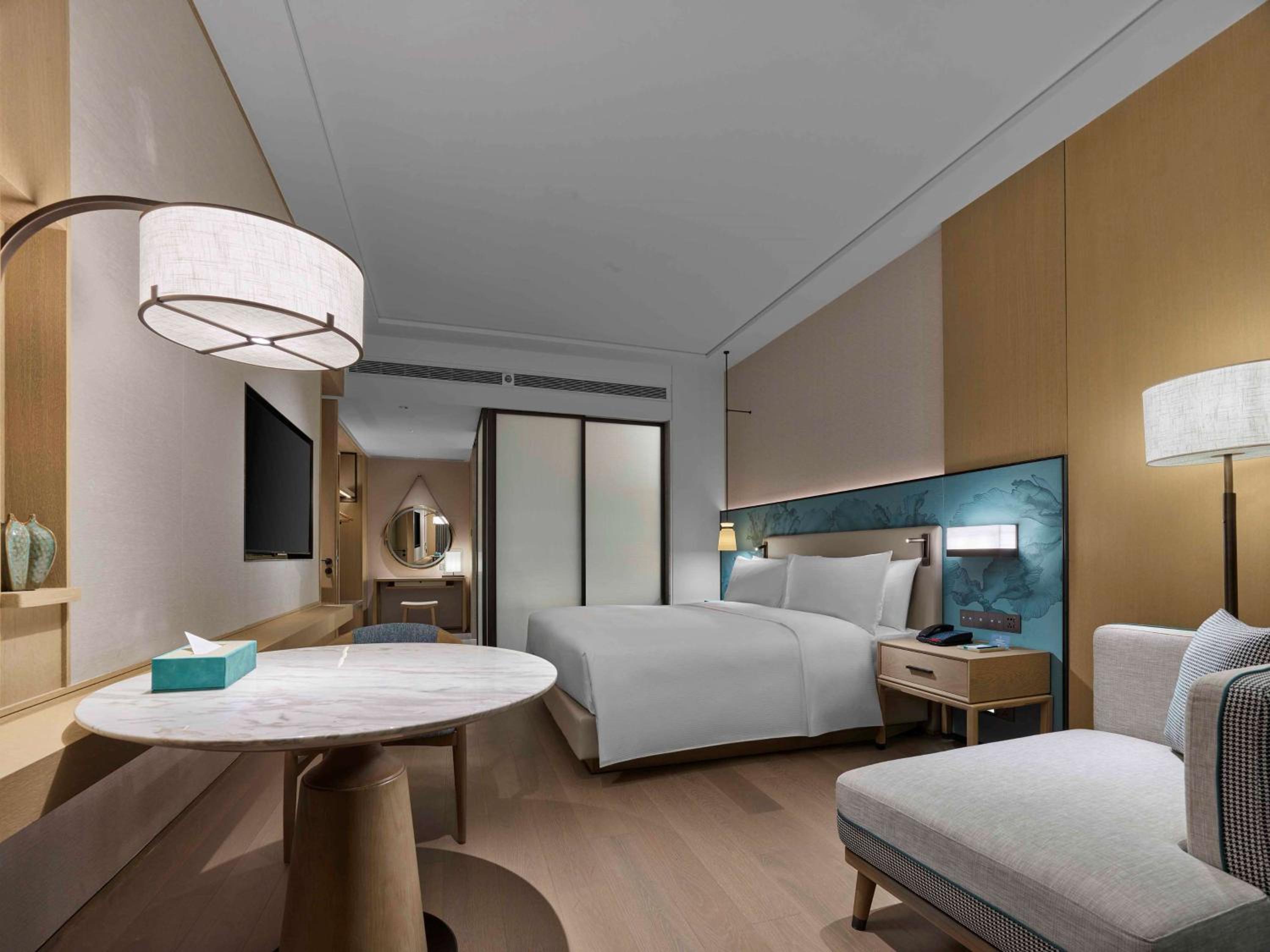 Premium King Suite - Photo 1