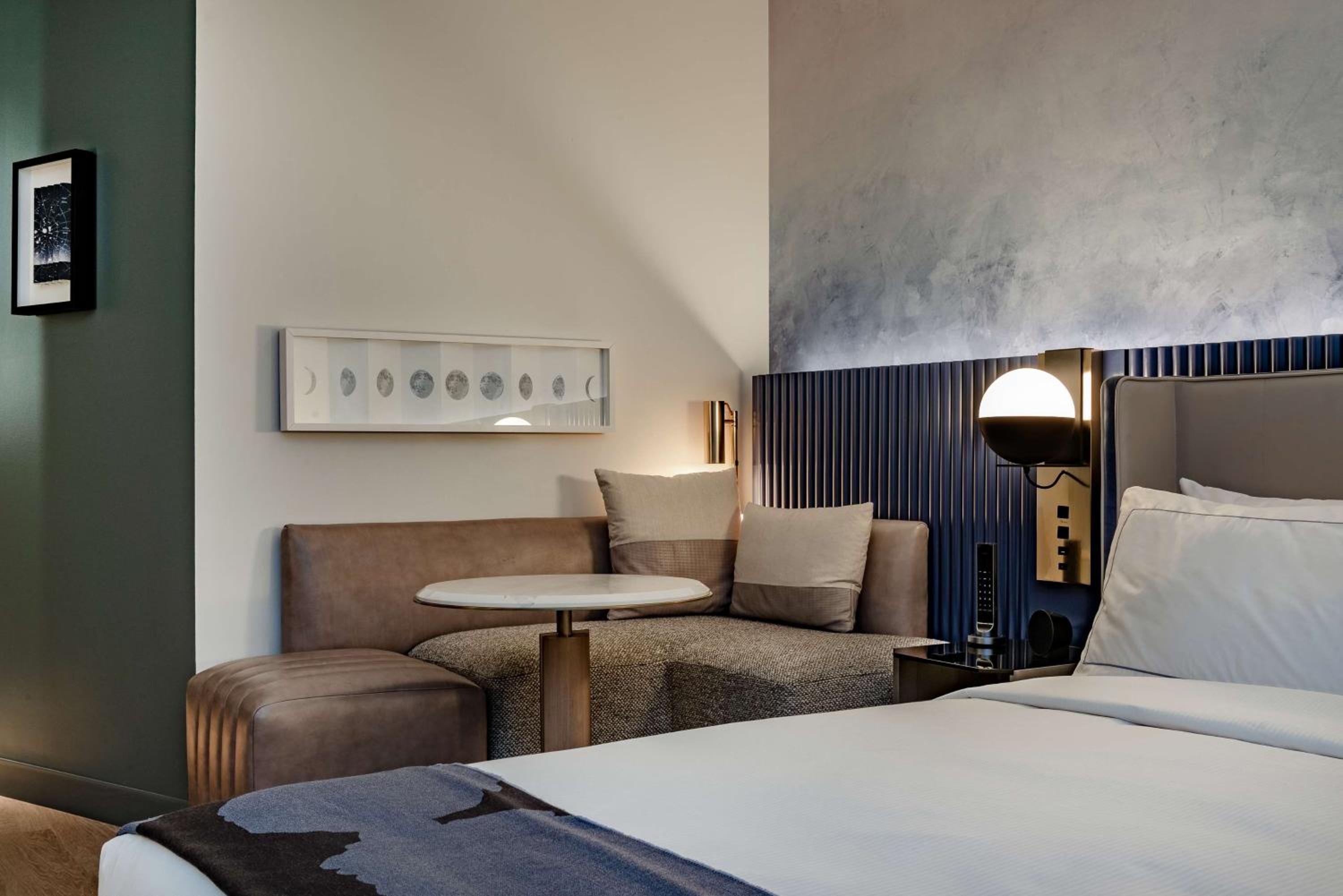 Premium King Room - Photo 1