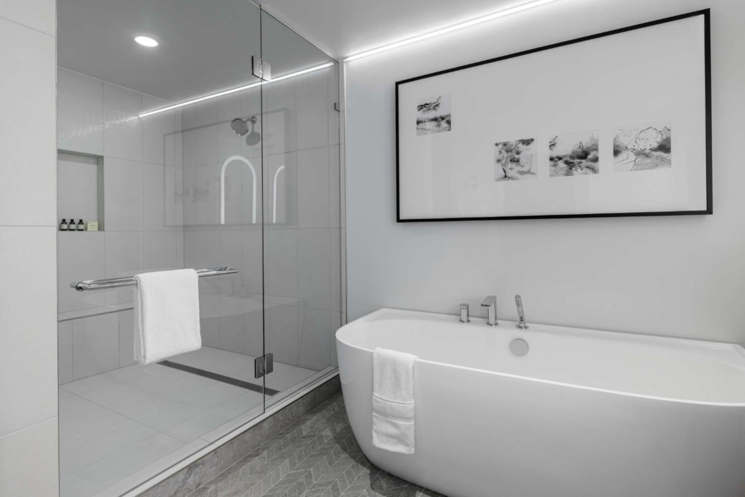 One-Bedroom King Suite - Photo 3