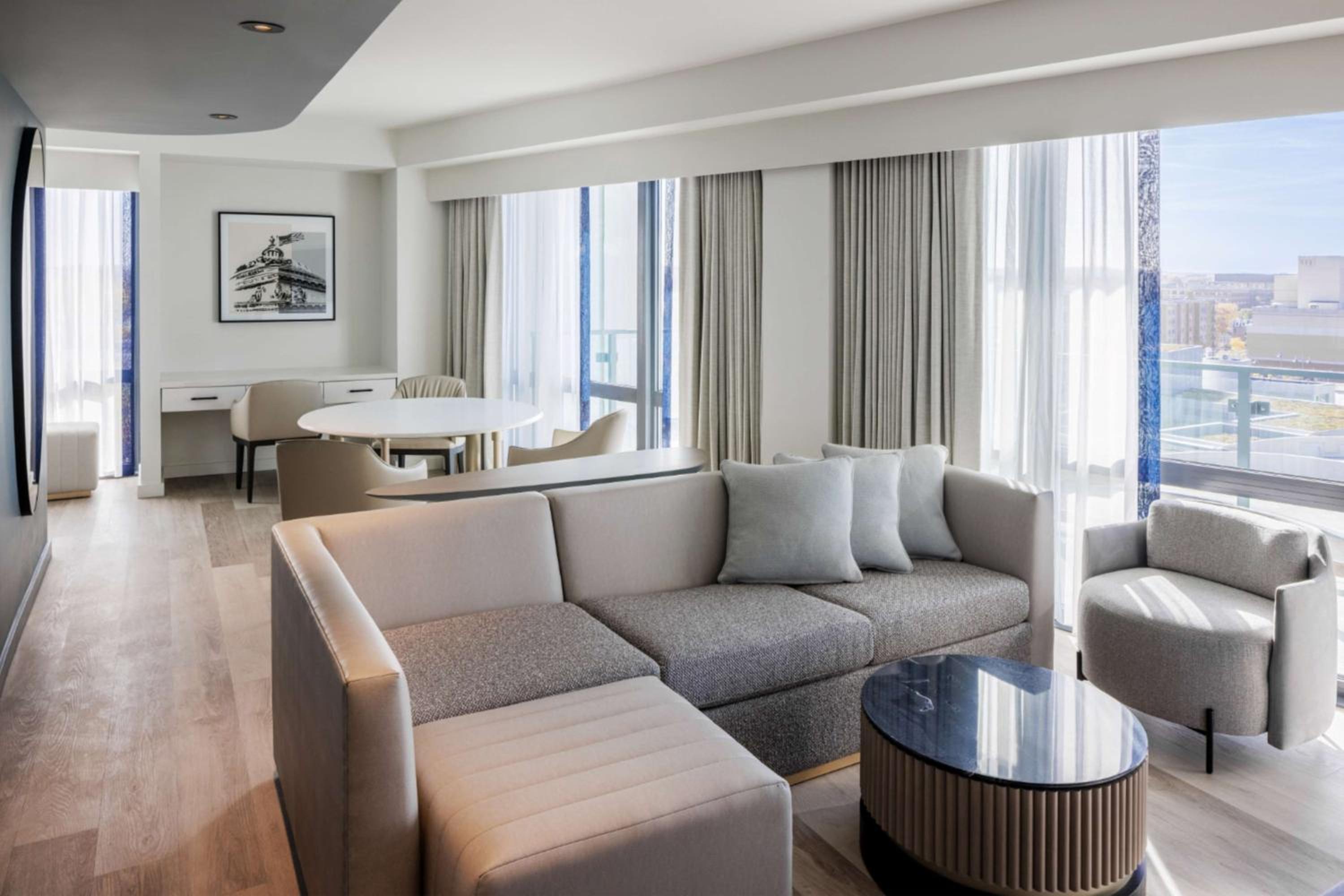 King Room with Balcony - Photo 1