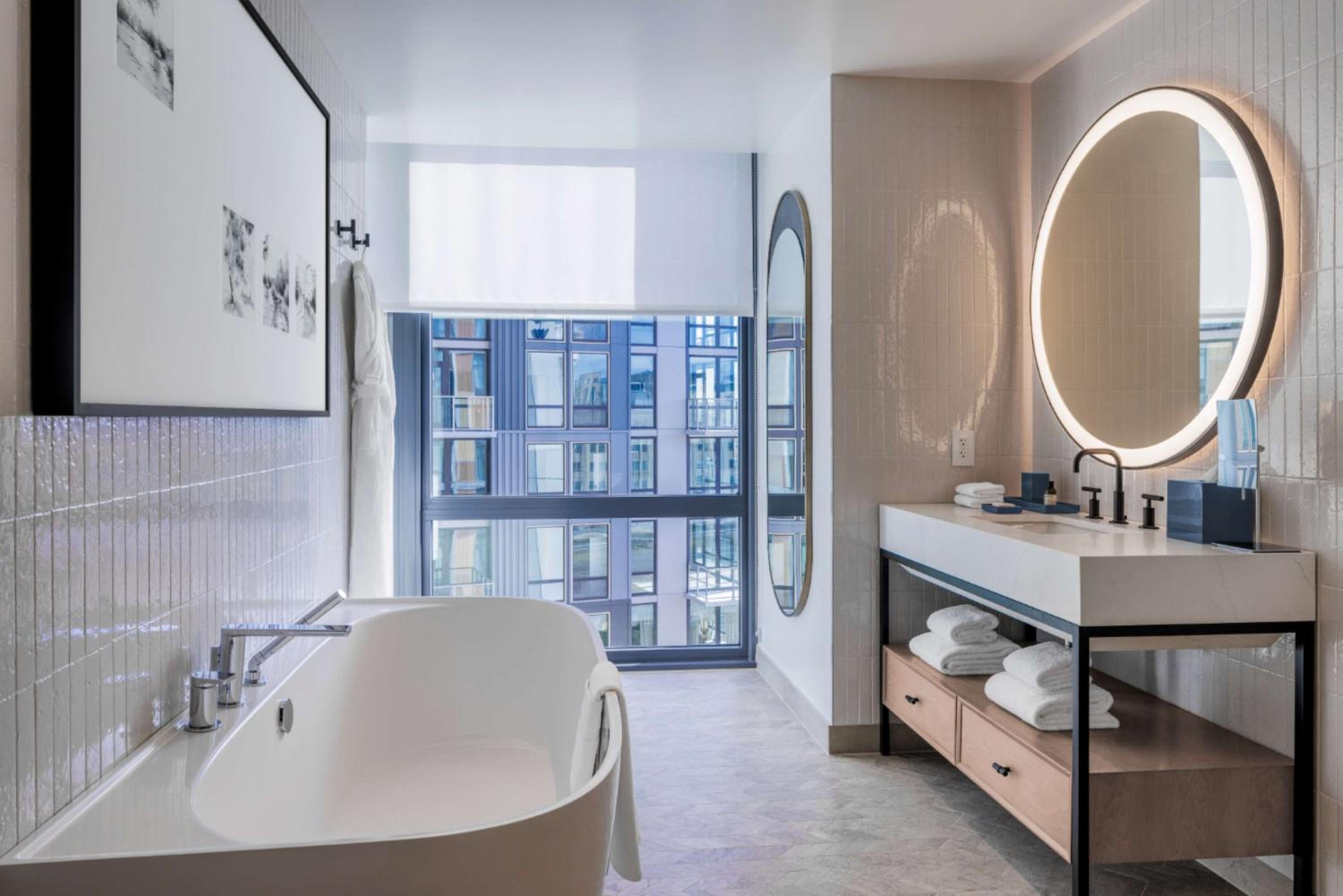 One-Bedroom King Suite - Photo 2