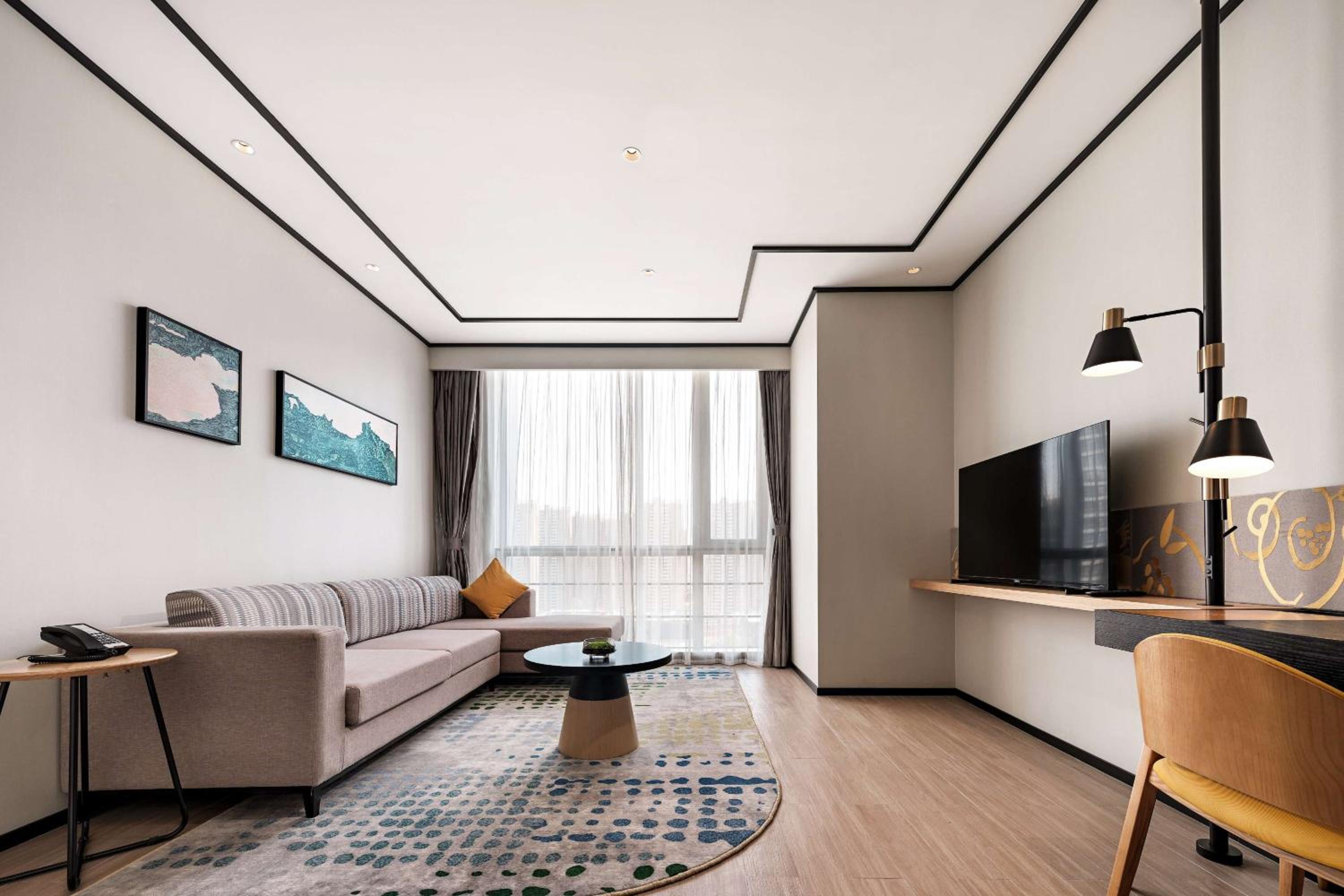 King Suite - Photo 3