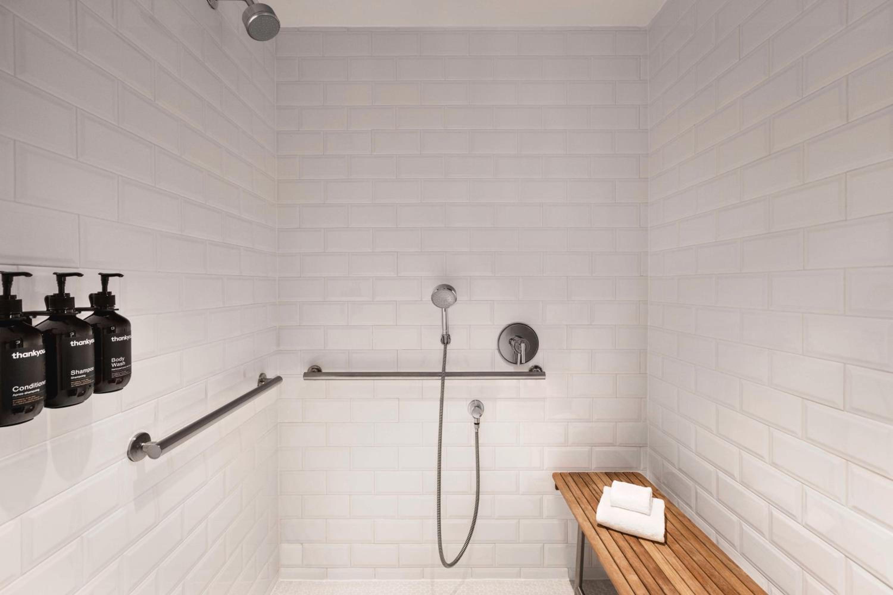 Corner Queen Room with Roll-In Shower and City View - Mobility/Hearing Accessible - Photo 2