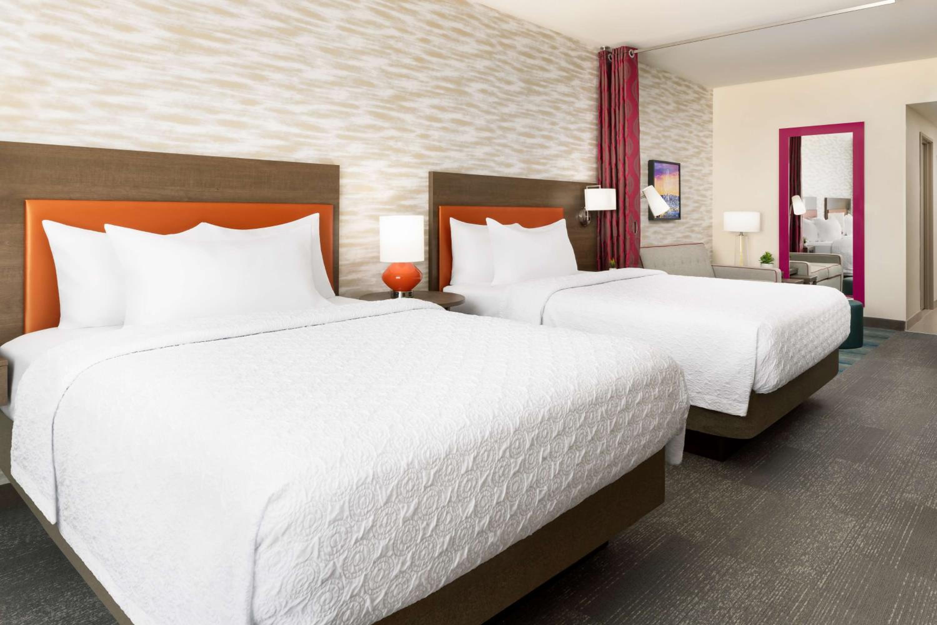 Studio Suite with Two Queen Beds - Photo 10