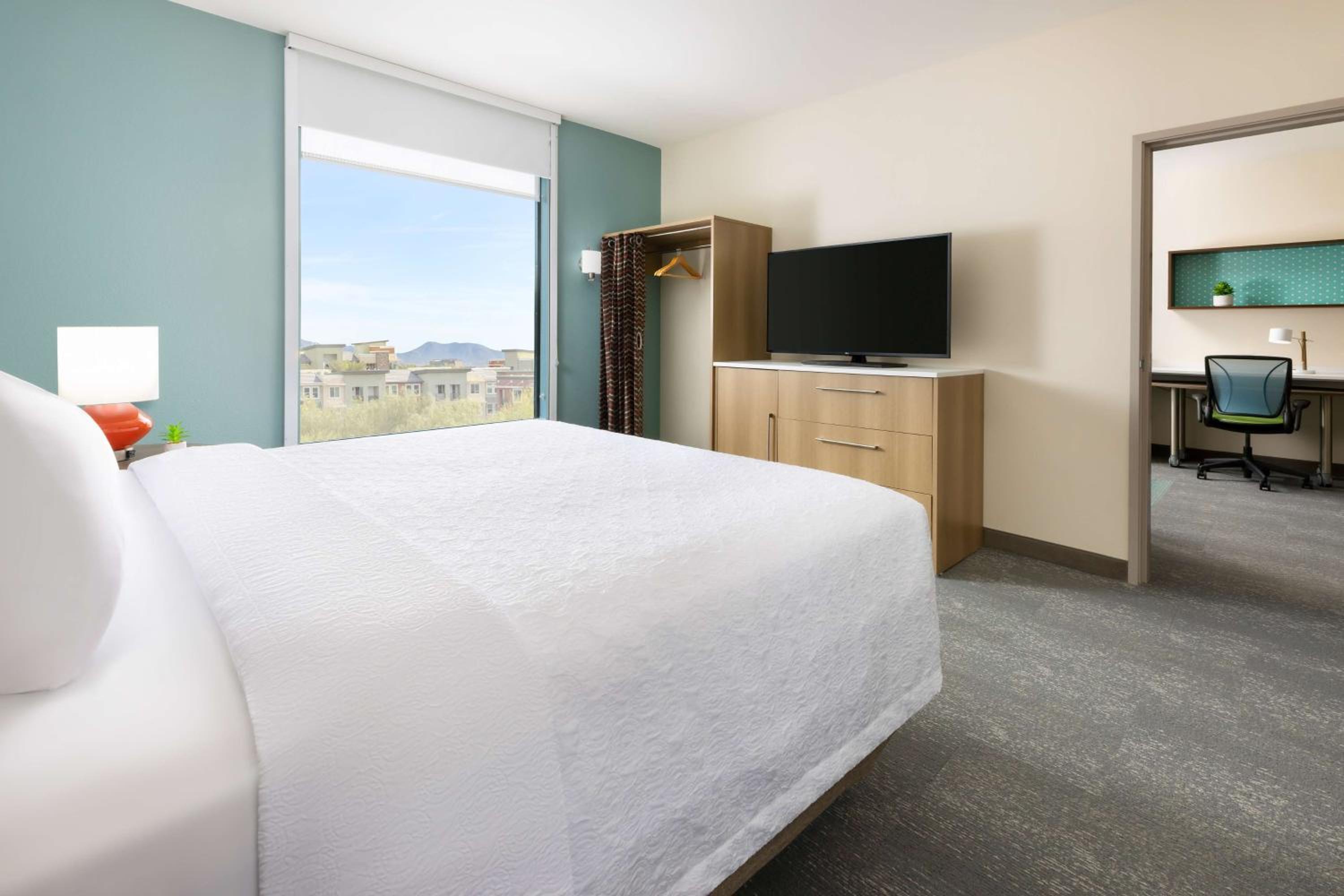 One-Bedroom King Suite - Photo 2
