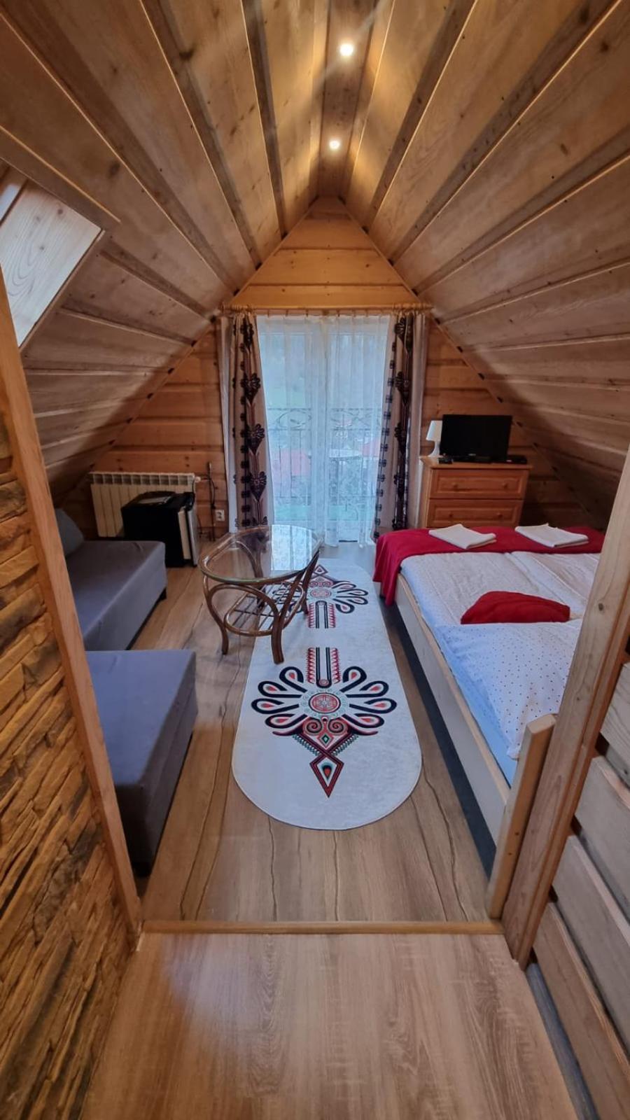Quadruple Room with Balcony photo 3