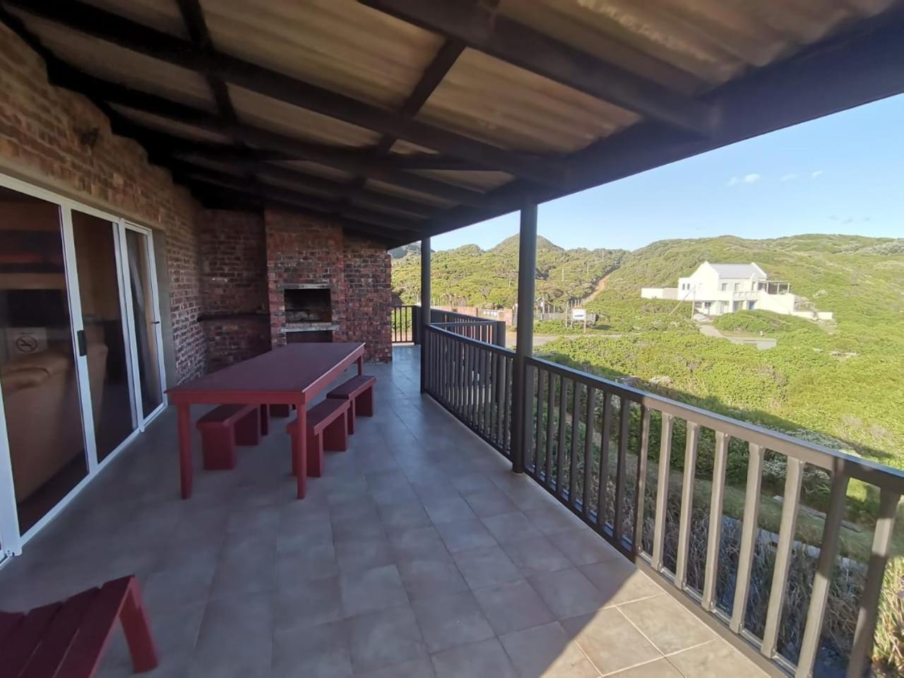 Four-Bedroom House - Photo 19