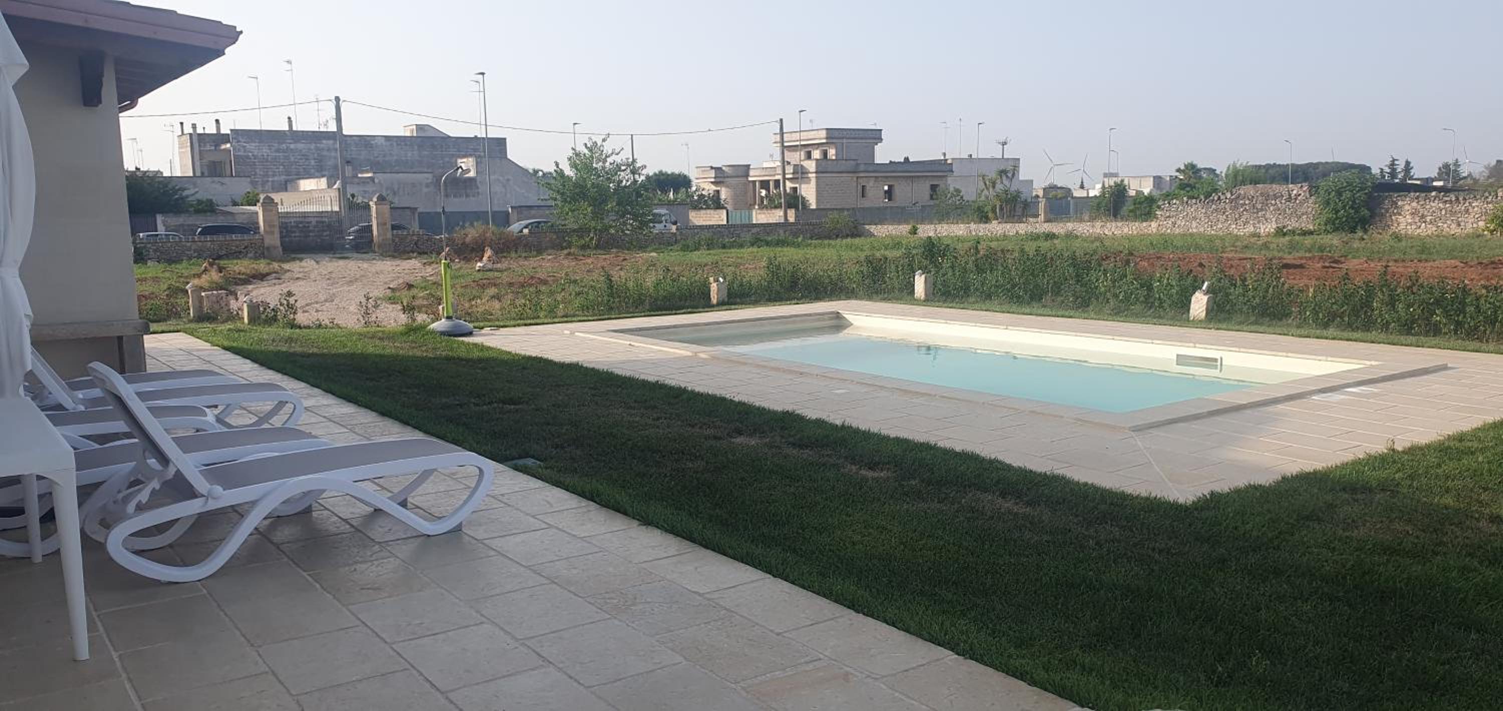 Apartment with Pool View