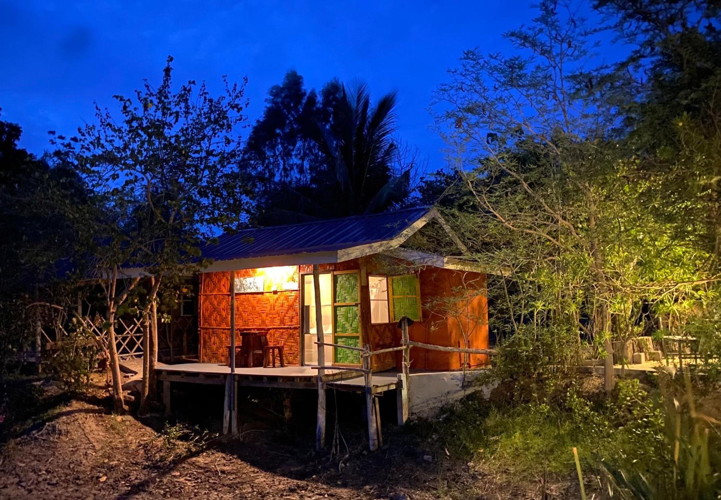 Standard Bungalow with Fan photo 2