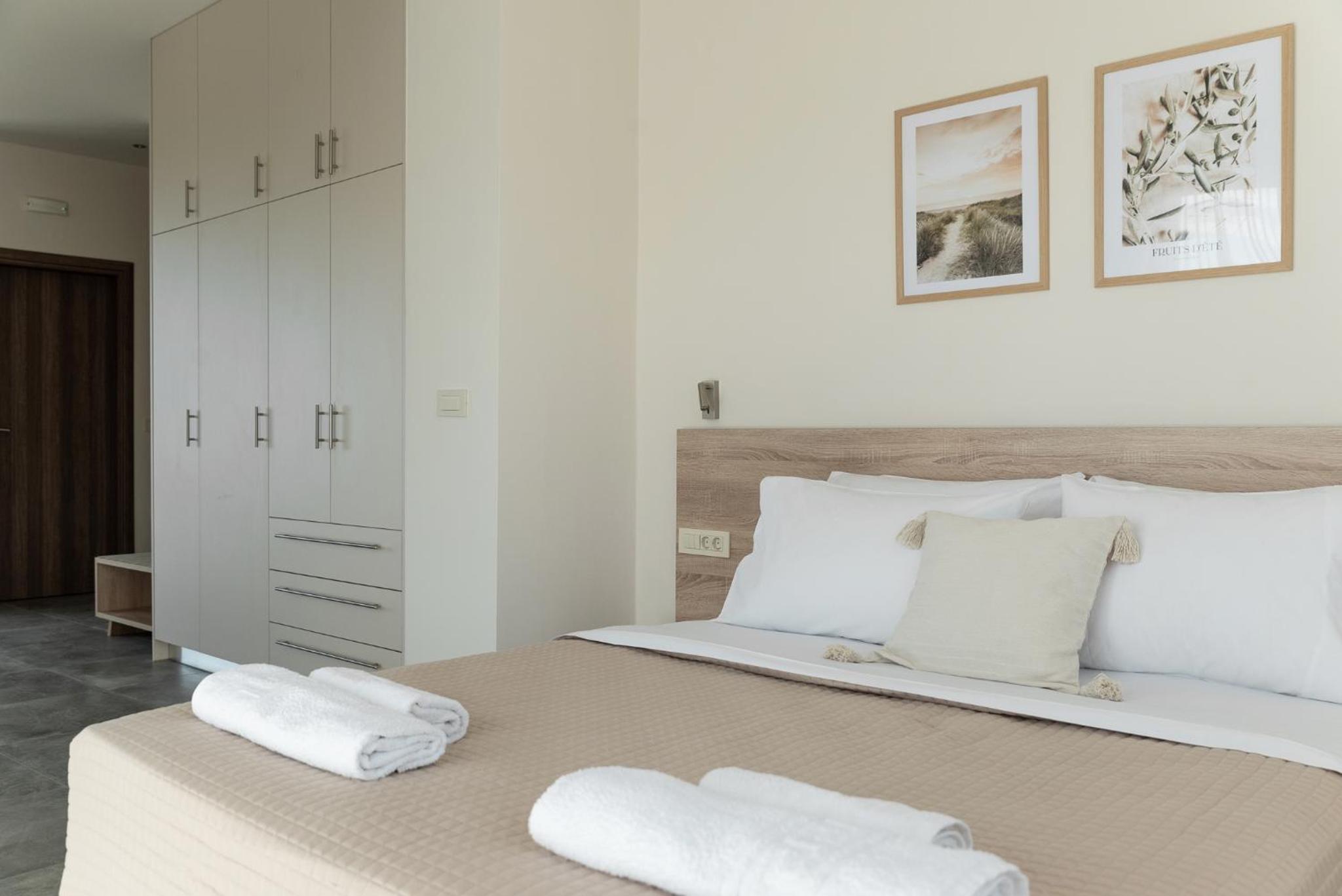 Deluxe Suite with Sea View photo 2