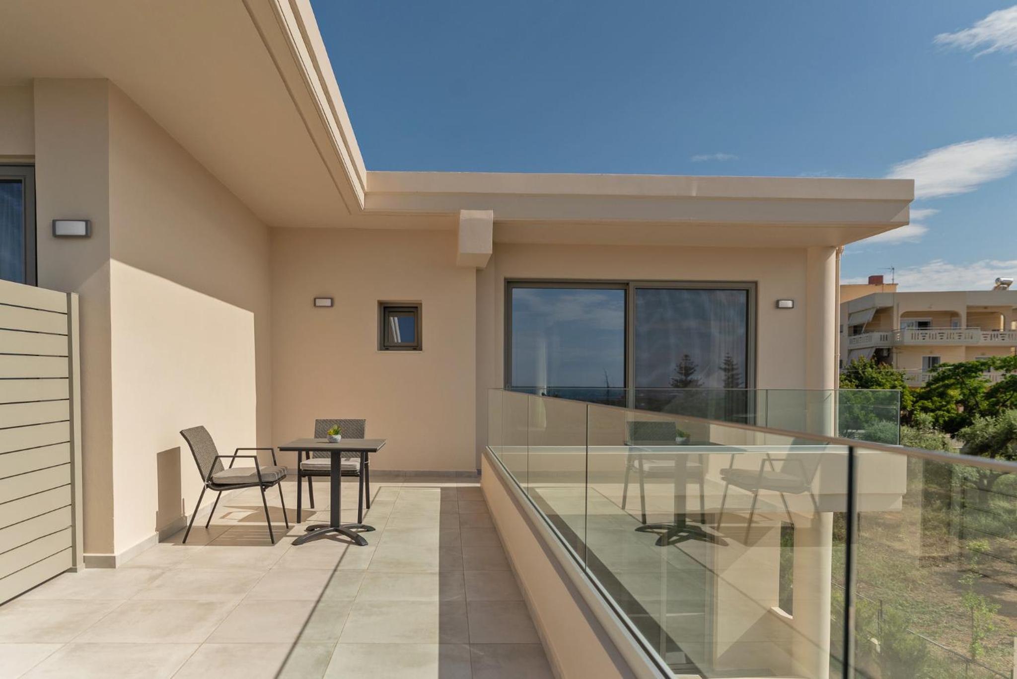 Deluxe Suite with Sea View photo 3
