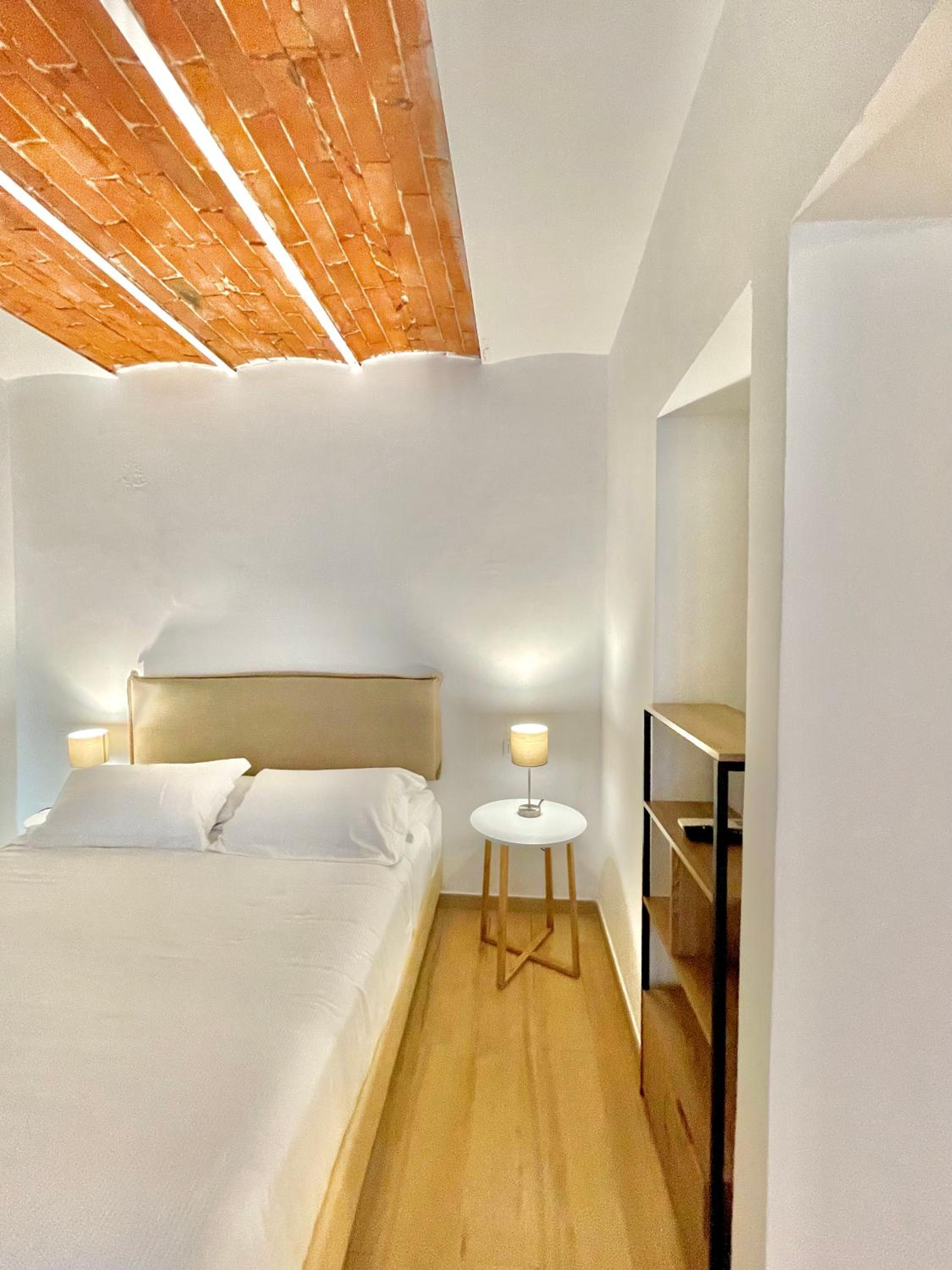 Large Double Room - Ground Floor