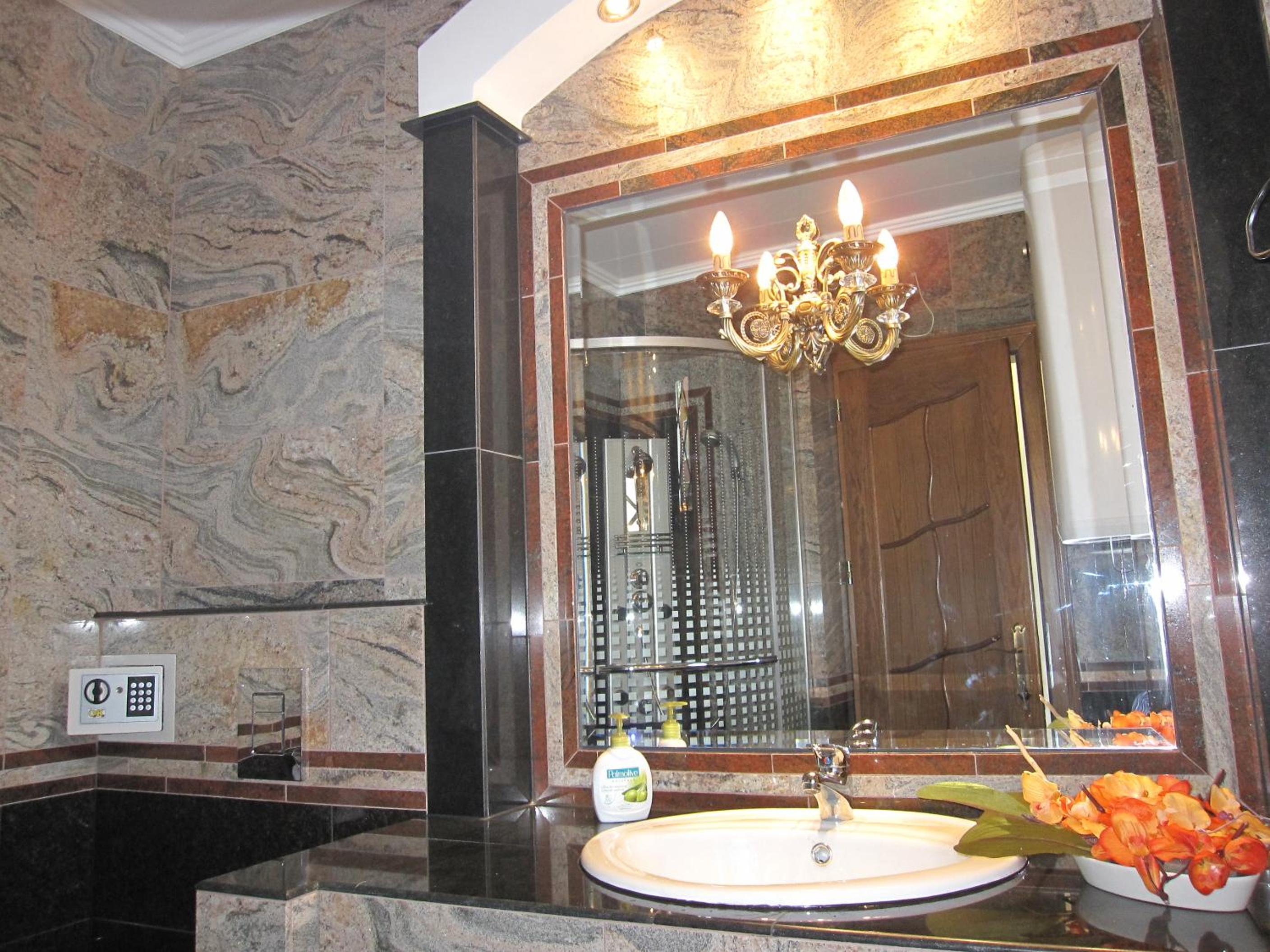 Two-Bedroom Apartment with Terrace photo 3