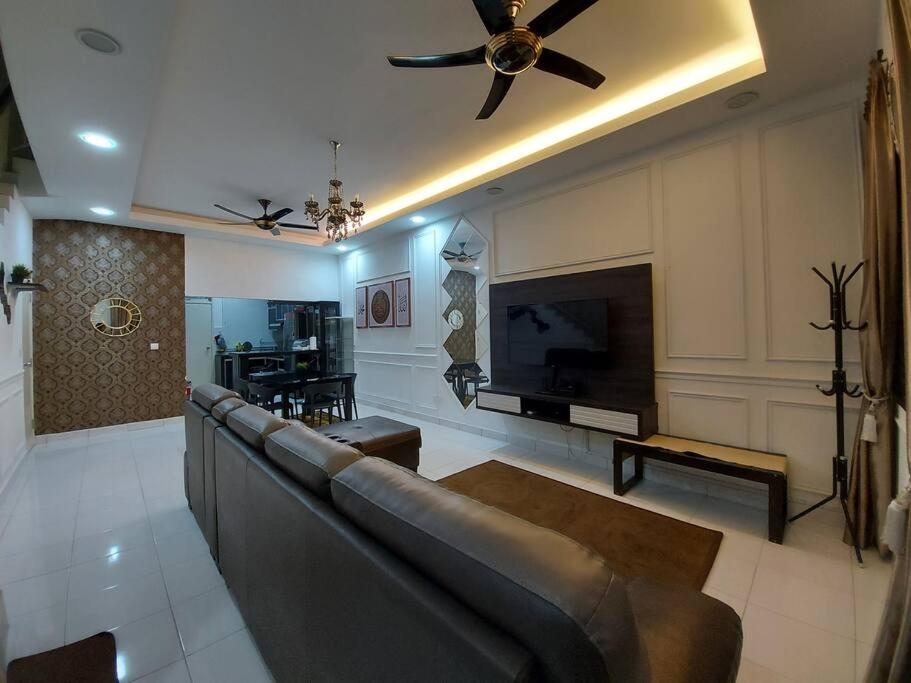 Four-Bedroom House photo 1