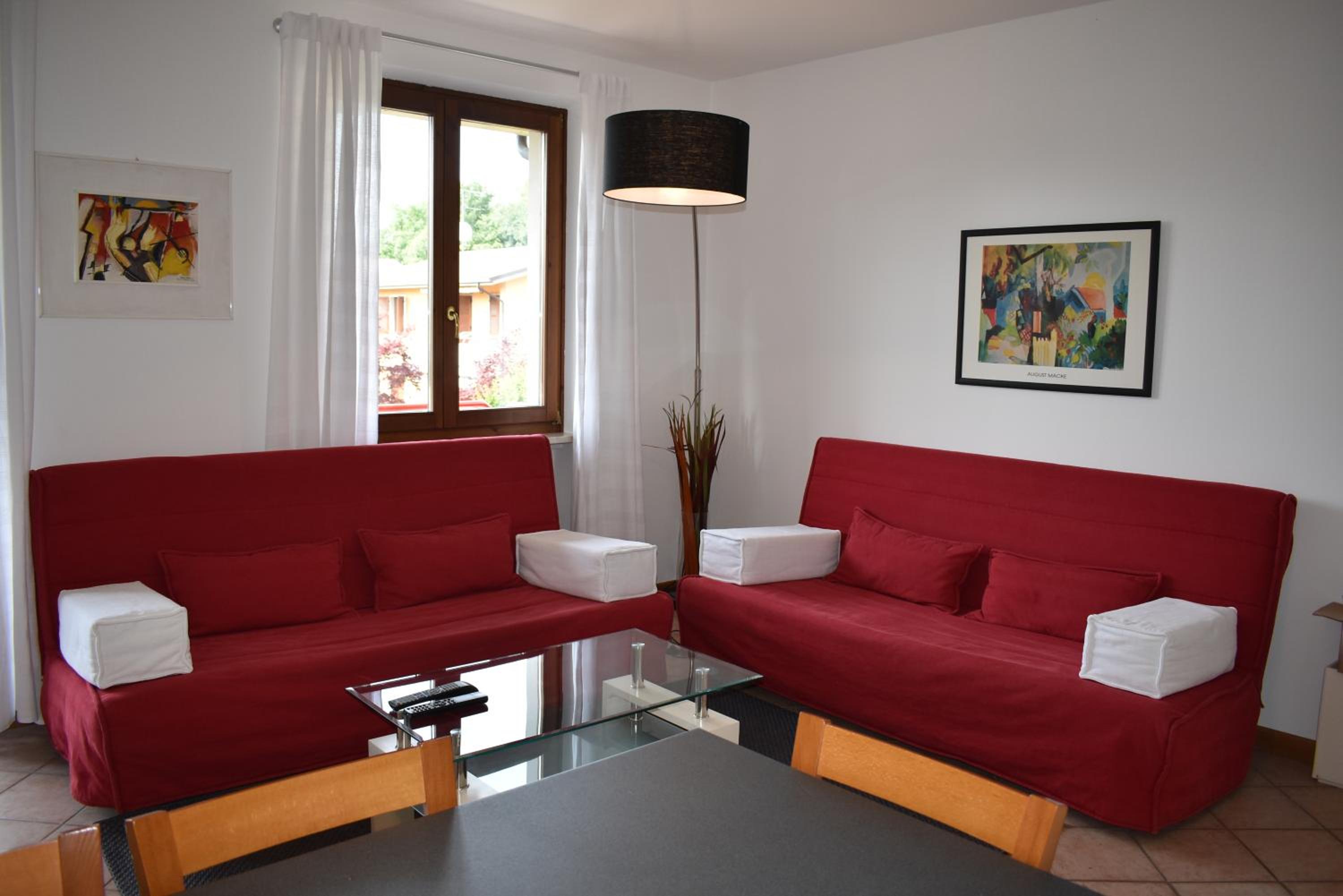 One-Bedroom Apartment photo 1