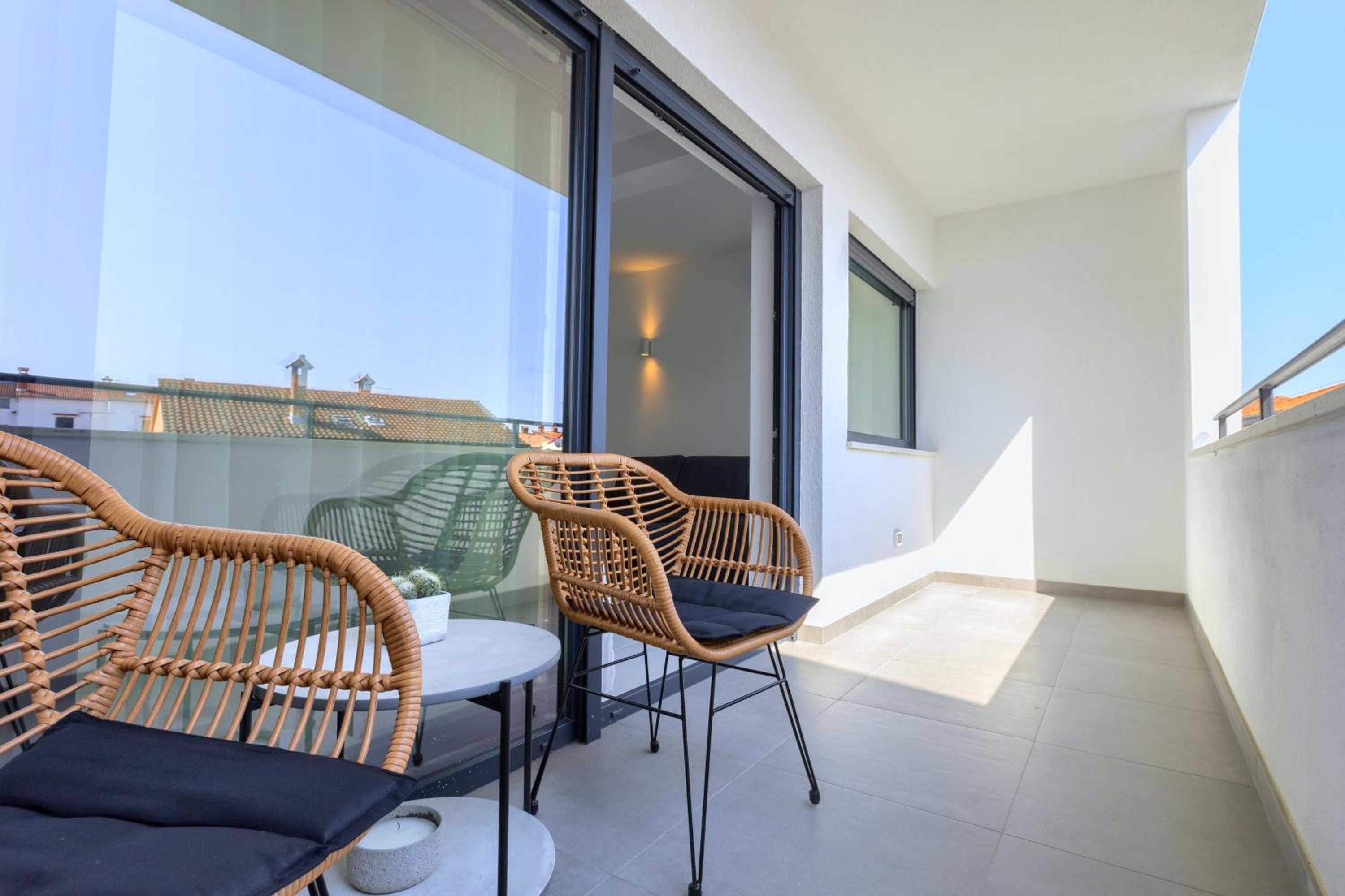 Apartment with Balcony photo 3
